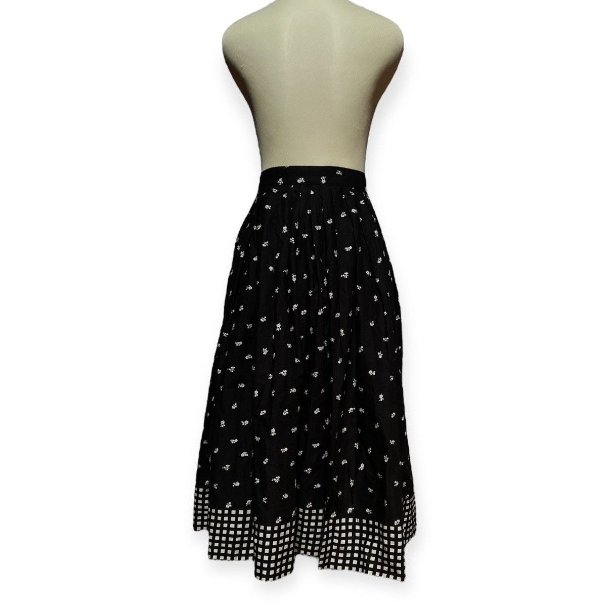 Issey Miyake Issey Miyake Mid-Skirt Size 30" / US 8 / IT 44 - 2 Thumbnail