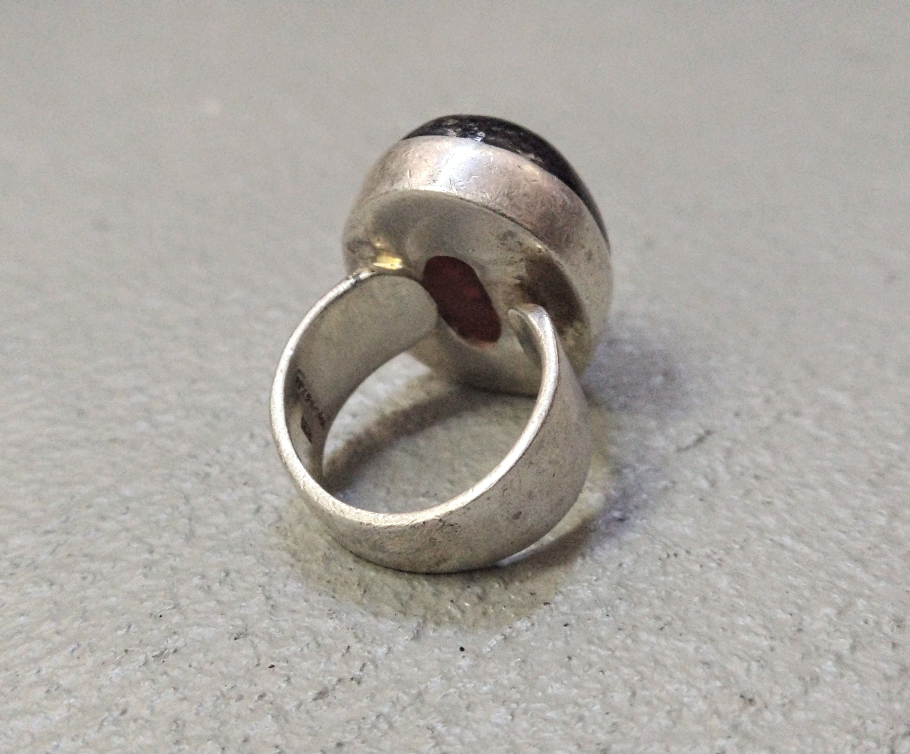 Jewelry Vintage Sterling Silver Ring Size 8 Amber Brown Oval Modern Size ONE SIZE - 8 Thumbnail