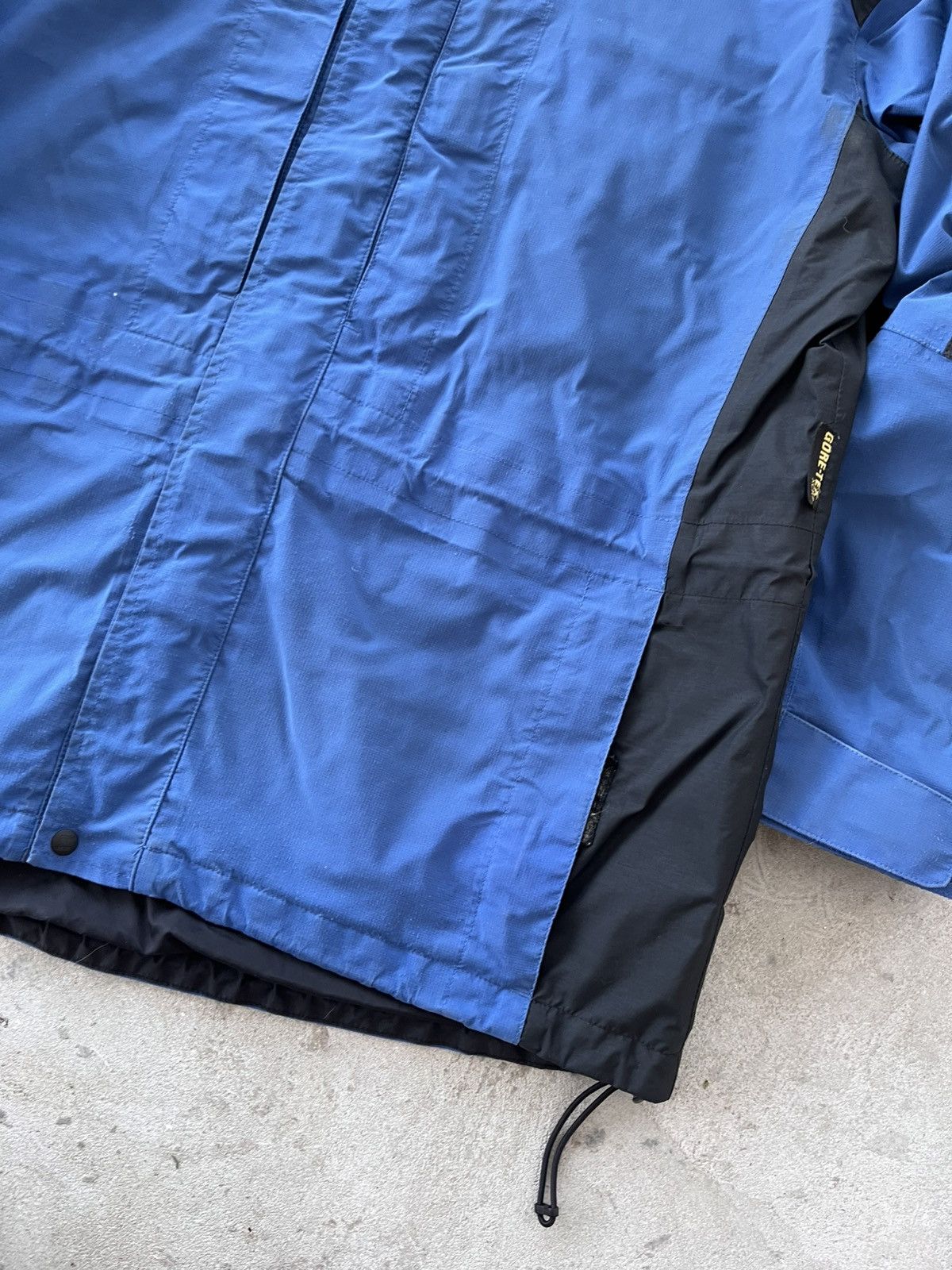 Berghaus Vintage Berghaus GoreTex Navy Black Windbreaker Jacket Y2K Size US L / EU 52-54 / 3 - 8 Thumbnail
