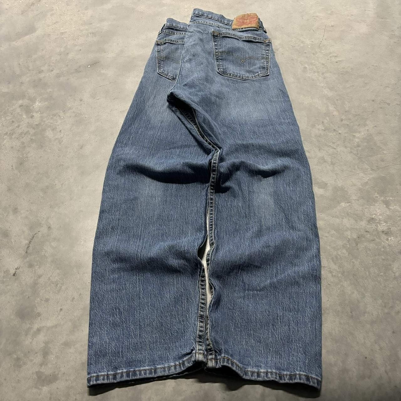 Levi's × Vintage Crazy Vintage Y2K/2000s Grunge Levi’s Medium Wash Essential Denim Jeans! Size US 36 / EU 52 - 4 Thumbnail