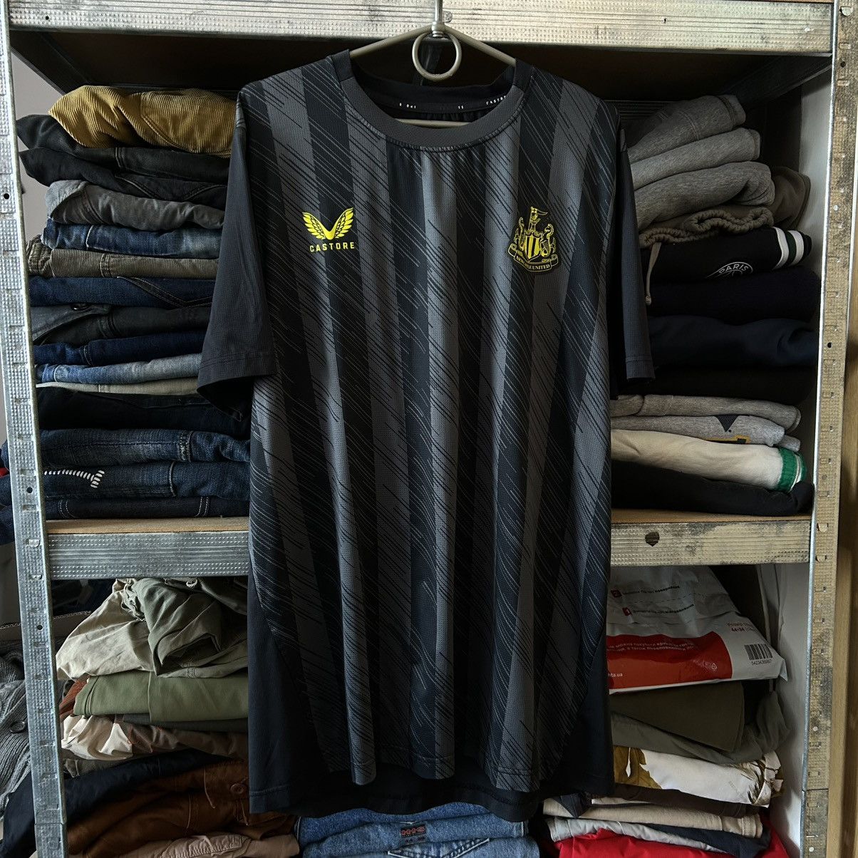 Castore Mens Castore Newcastle Small Logo Home Soccer jersey size XL Size US XL / EU 56 / 4 - 1 Thumbnail
