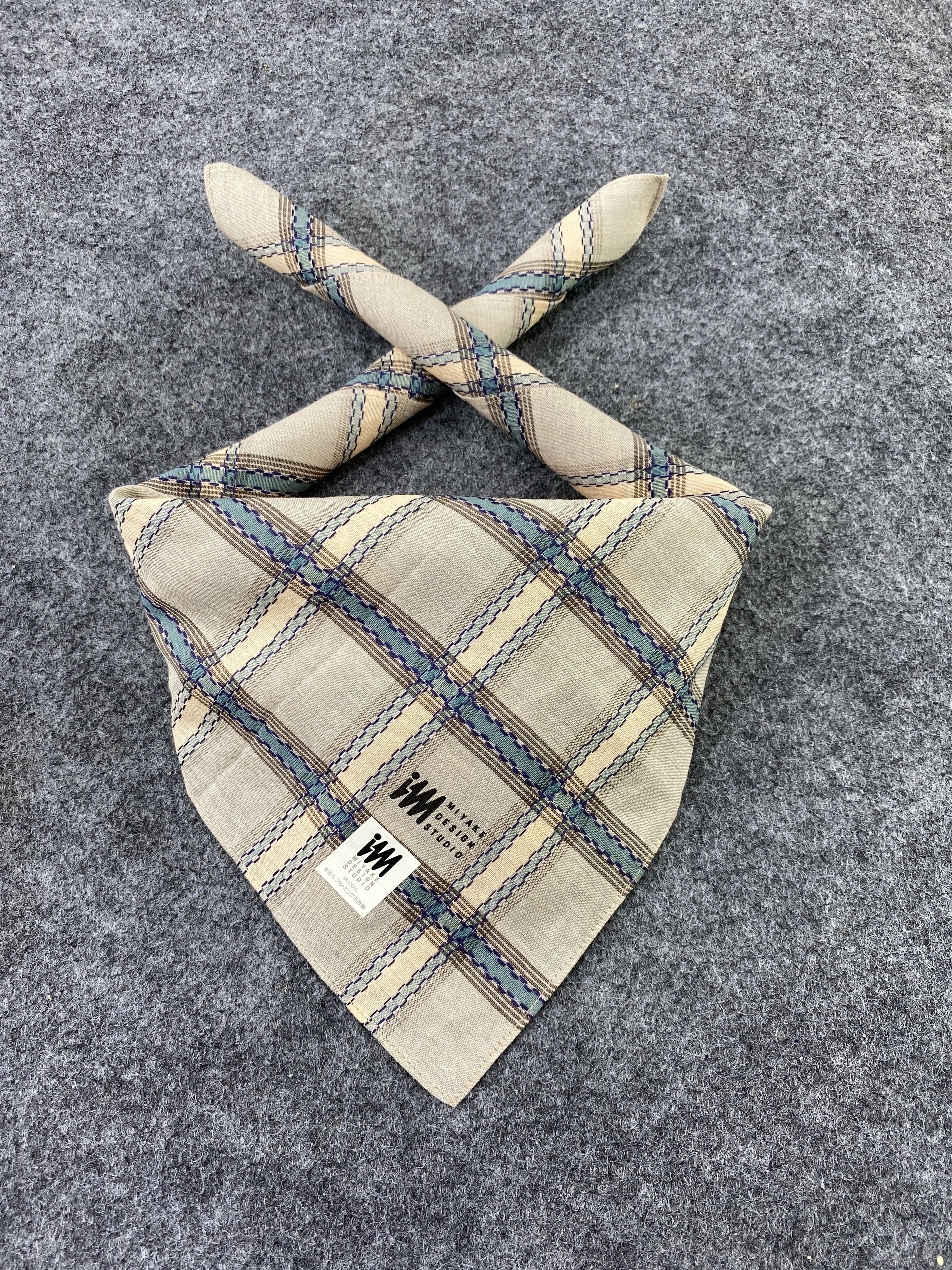Issey Miyake Issey Miyake Handkerchief / Bandana / Neckerchief-B235 Size ONE SIZE - 2 Thumbnail