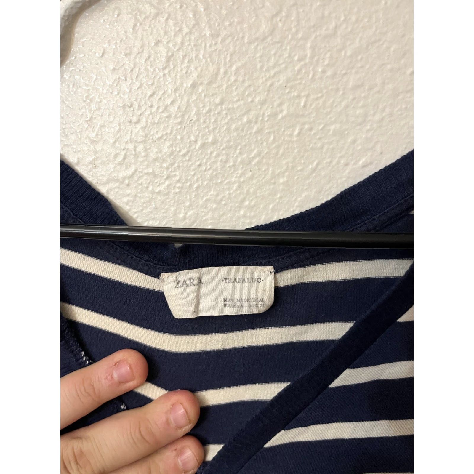 Zara VINTAGE Zara Trafaluc Top Womens V-Neck Striped Medium Blue Knit Top Pretty Good Condition Womens M Knit 90s? Size M / US 6-8 / IT 42-44 - 2 Thumbnail