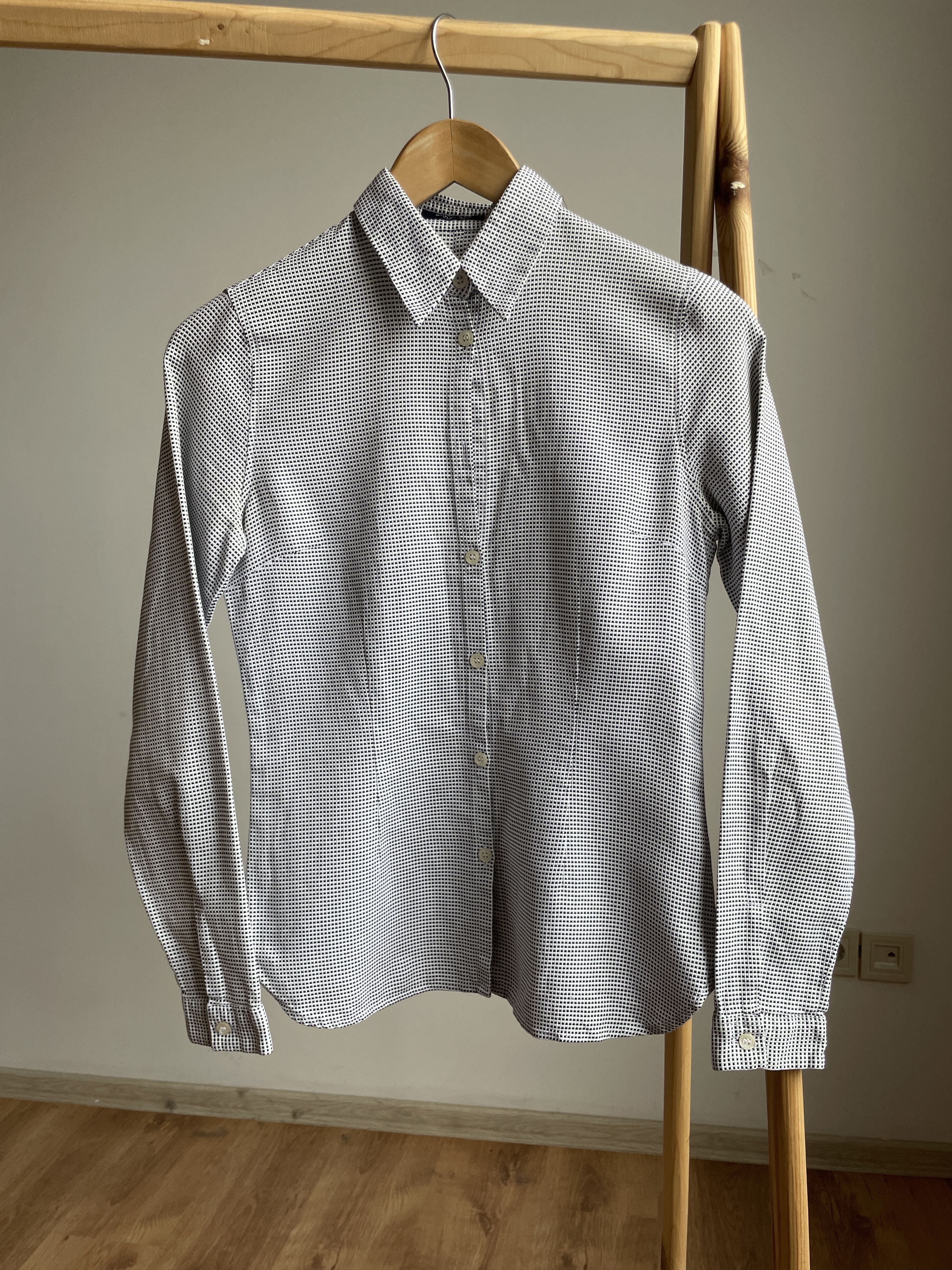Burberry Burberry Womens Checkered Shirt Size US 4/ GB 8/ EU 36 Size S / US 4 / IT 40 - 1 Thumbnail