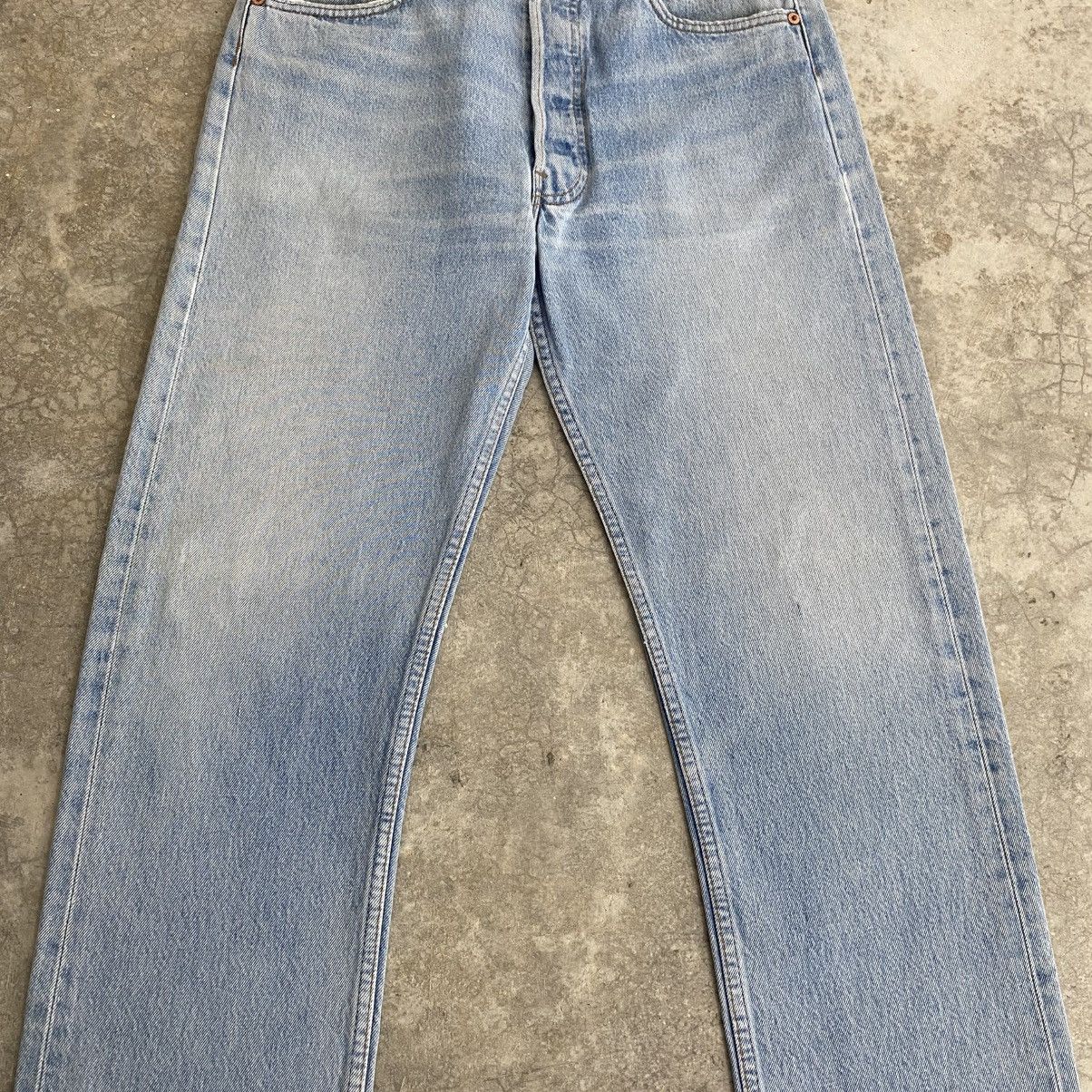 Levi's Vintage 90’s Levis 501 Faded Light Blue Distressed Jeans Size US 32 / EU 48 - 4 Thumbnail