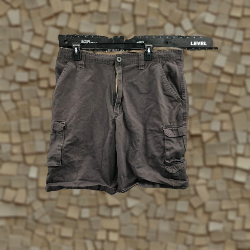 Vintage Rugged Wear Cargo Shorts Mens Size 38 Mid Rise Medium Gray Beige Shorts Cargo Size US 38 / EU 54 - 1 Thumbnail