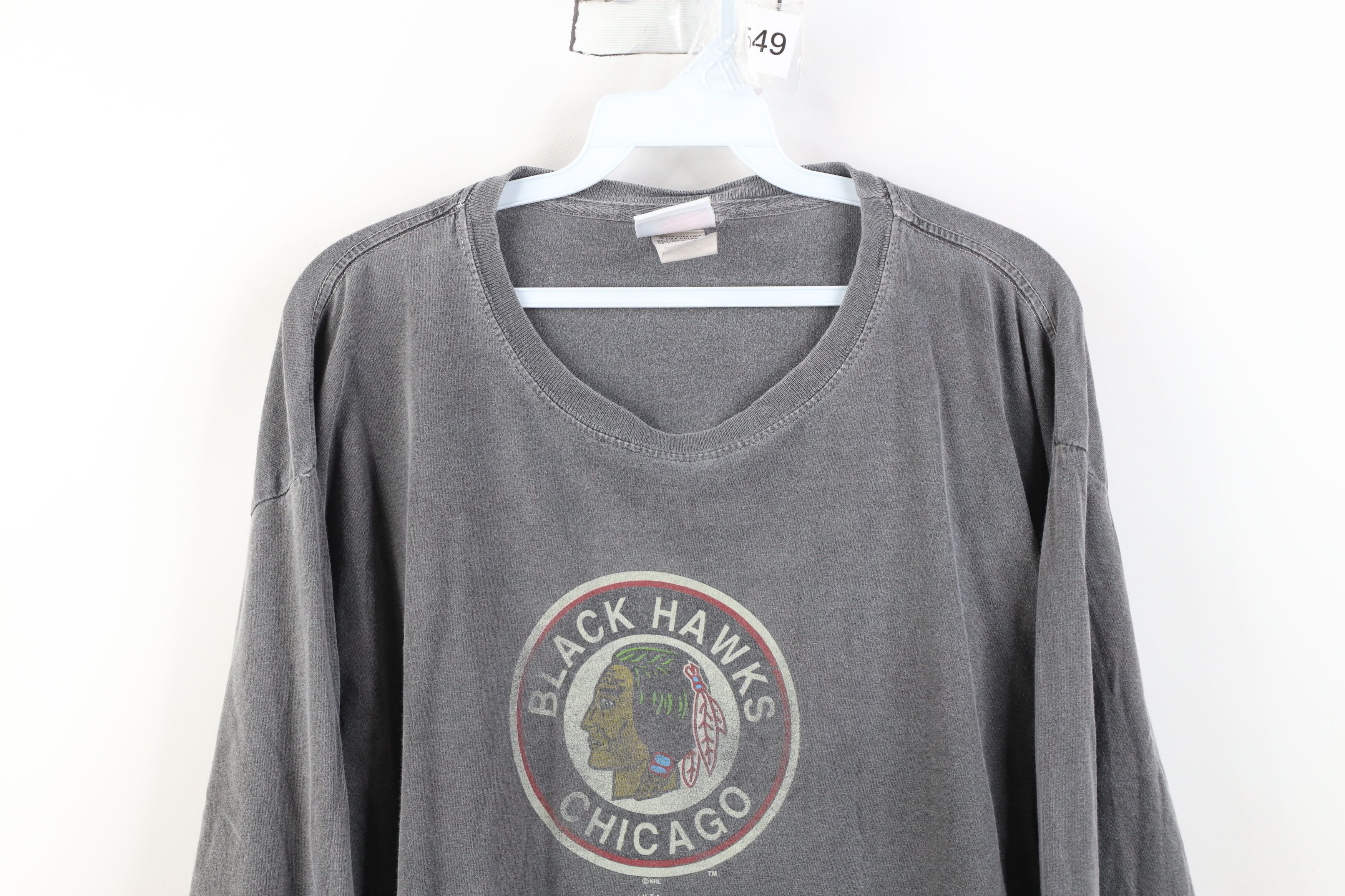 Majestic Vintage Majestic Stonewash Blackhawks Long Sleeve T-Shirt Size US L / EU 52-54 / 3 - 2 Thumbnail