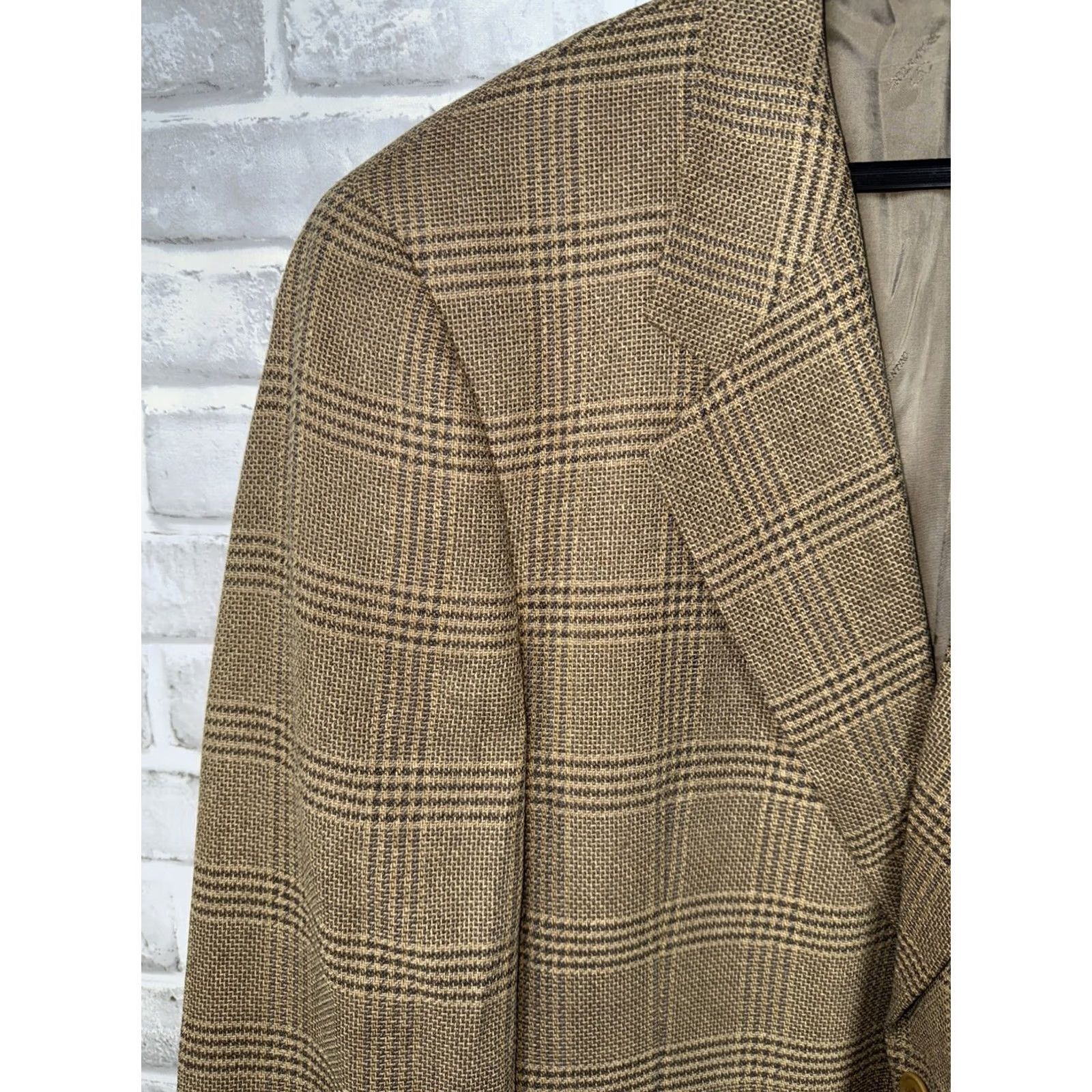 Valentino VTG Valentino plaid Blazer Sport Coat Wool Silk Blend MENS 43 L Beige Tweed Long Casual Jacket Blazer Mens 43 Size 46R - 4 Thumbnail