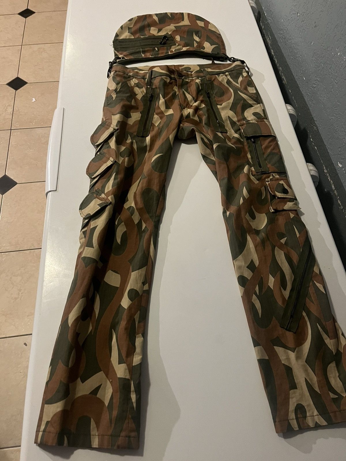 Number (N)ine Number (N)ine tribal cargos Size US 29 - 1 Thumbnail