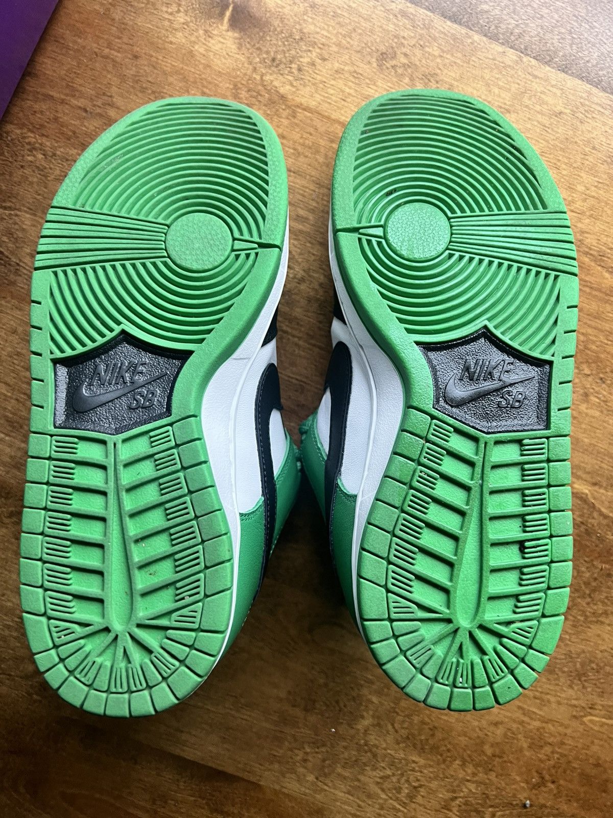 Nike Nike SB Dunk Low Pro Classic Green Size US 6 / EU 39 - 4 Thumbnail