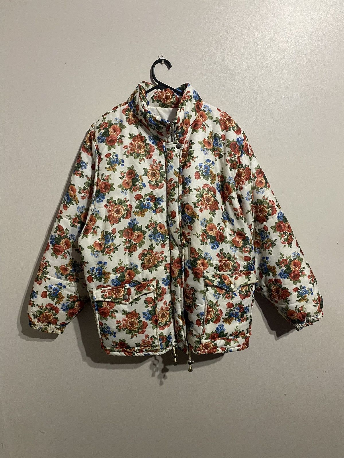 Vintage Vintage Floral puffer jacket tagged by ECCO. Size US XL / EU 56 / 4 - 1 Thumbnail