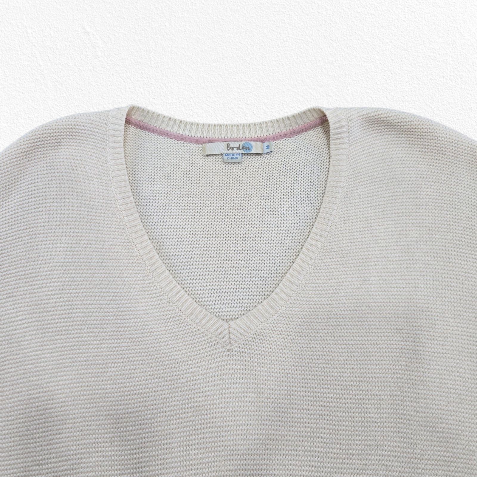 Boden Boden Cream Wool Blend Minimalist V-Neck Sweater Size Medium Size M / US 6-8 / IT 42-44 - 4 Thumbnail