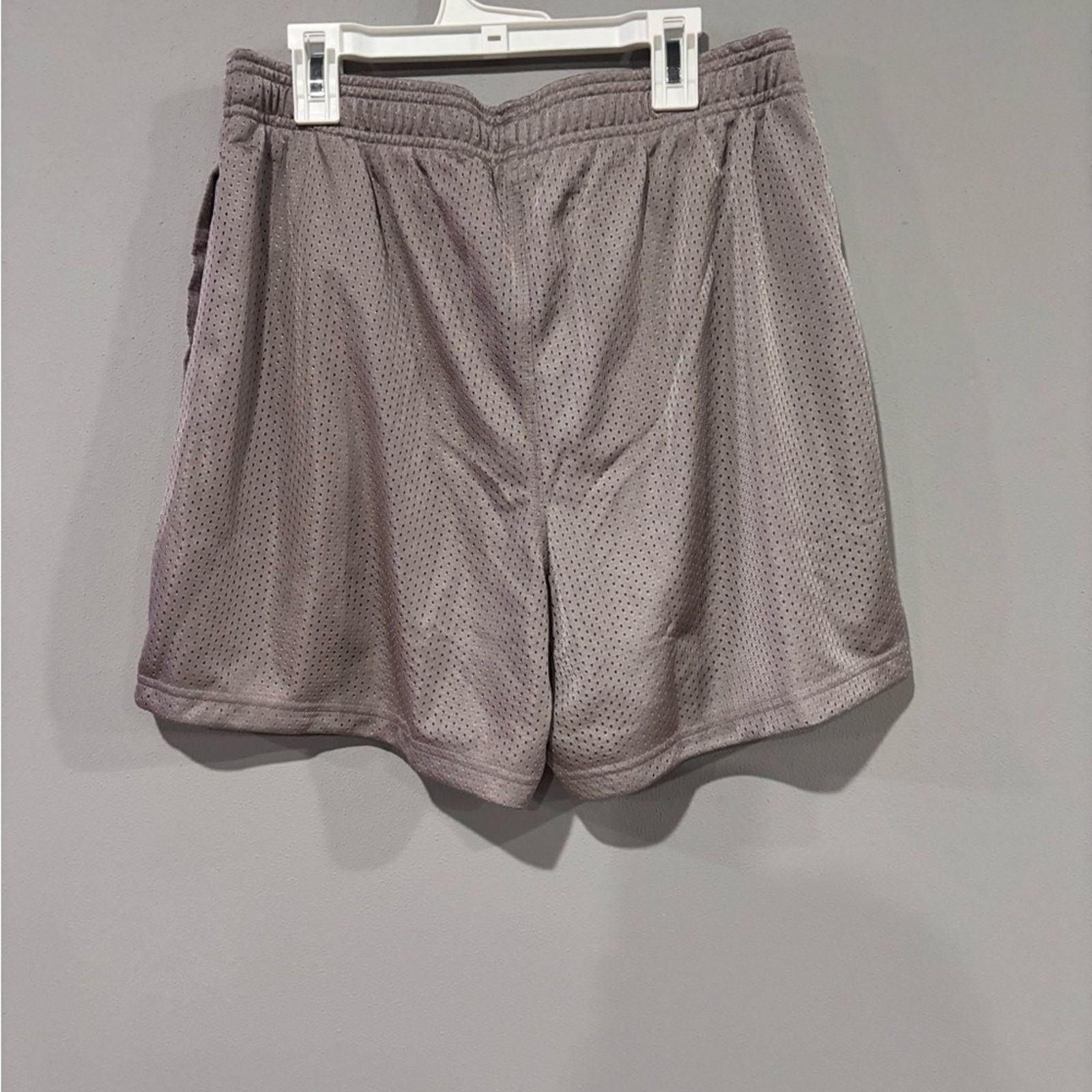 Under Armour Under Armour Men's Gray Shorts Size Medium Size US 34 / EU 50 - 3 Thumbnail