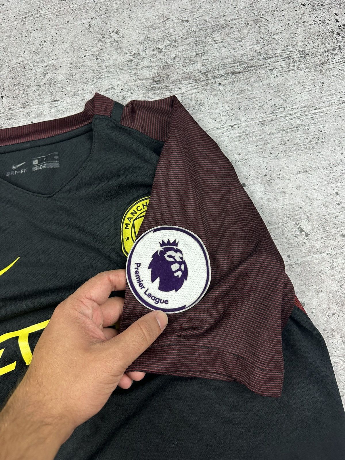 Nike 2016/17 Nike Manchester City Away Black Soccer Jersey Size US S / EU 44-46 / 1 - 10 Thumbnail
