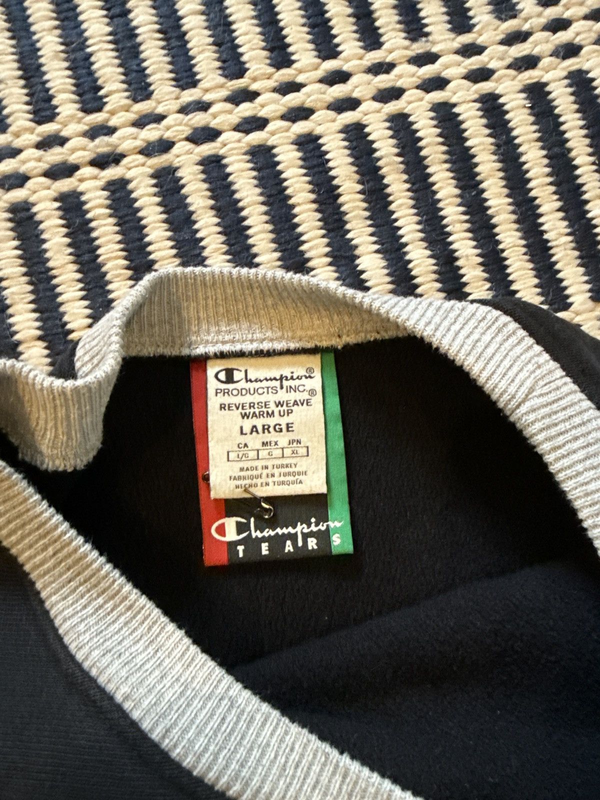 Champion Champion Tears Crewneck Size US L / EU 52-54 / 3 - 2 Thumbnail