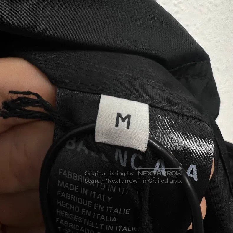 Balenciaga Balenciaga Letter Logo Wave Printed Collar Snap Button Lon Size US M / EU 48-50 / 2 - 4 Thumbnail