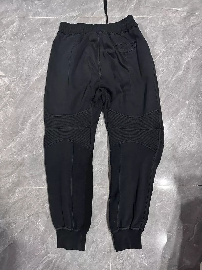 Haider Ackermann Haider Ackermann sizeL Black pleated ankle pants sport shor Size US 30 / EU 46 - 2 Thumbnail