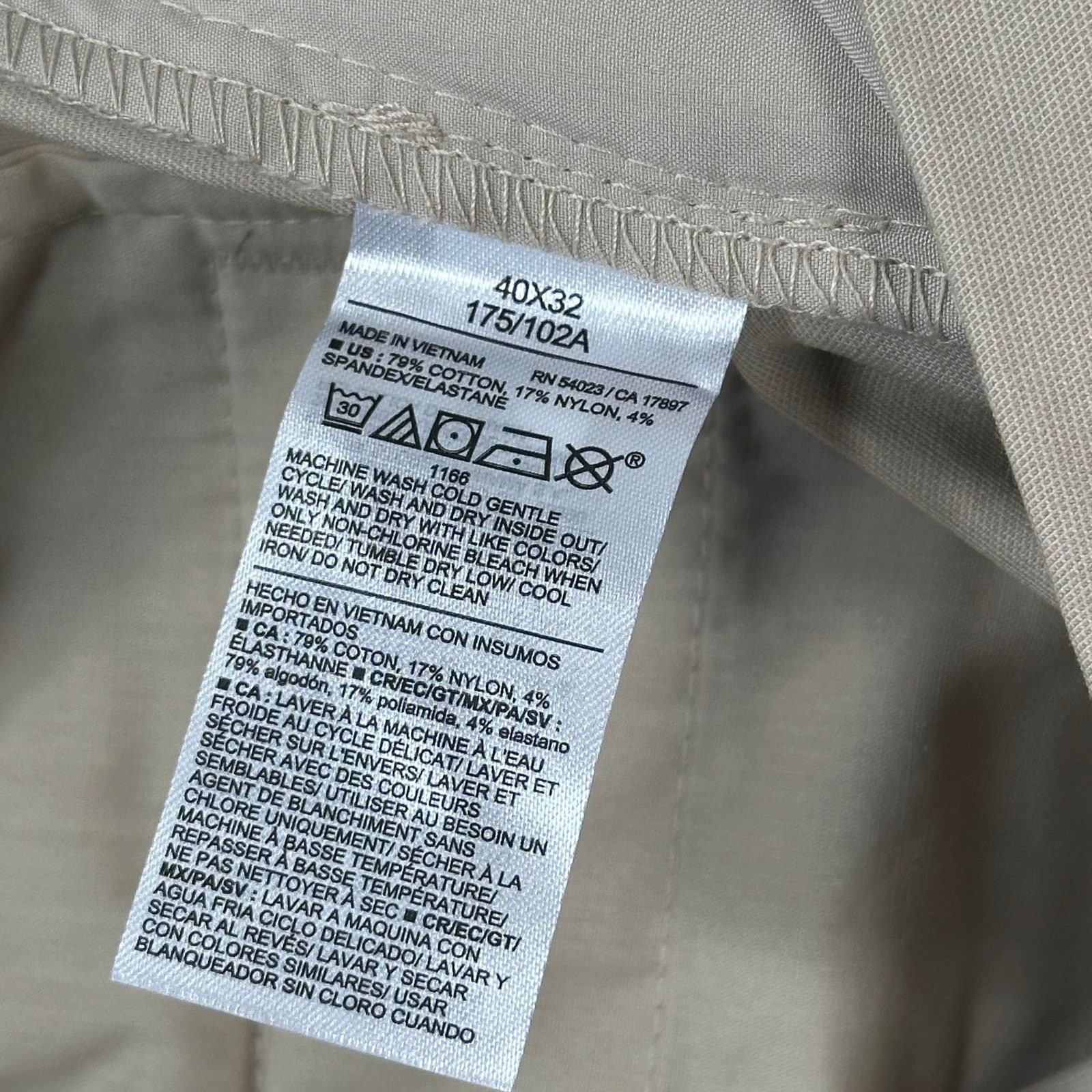 Old Navy Old Navy Men's Slim Tech Ultimate 4.0 Chino Pants size 40x32 Size US 40 / EU 56 - 5 Thumbnail
