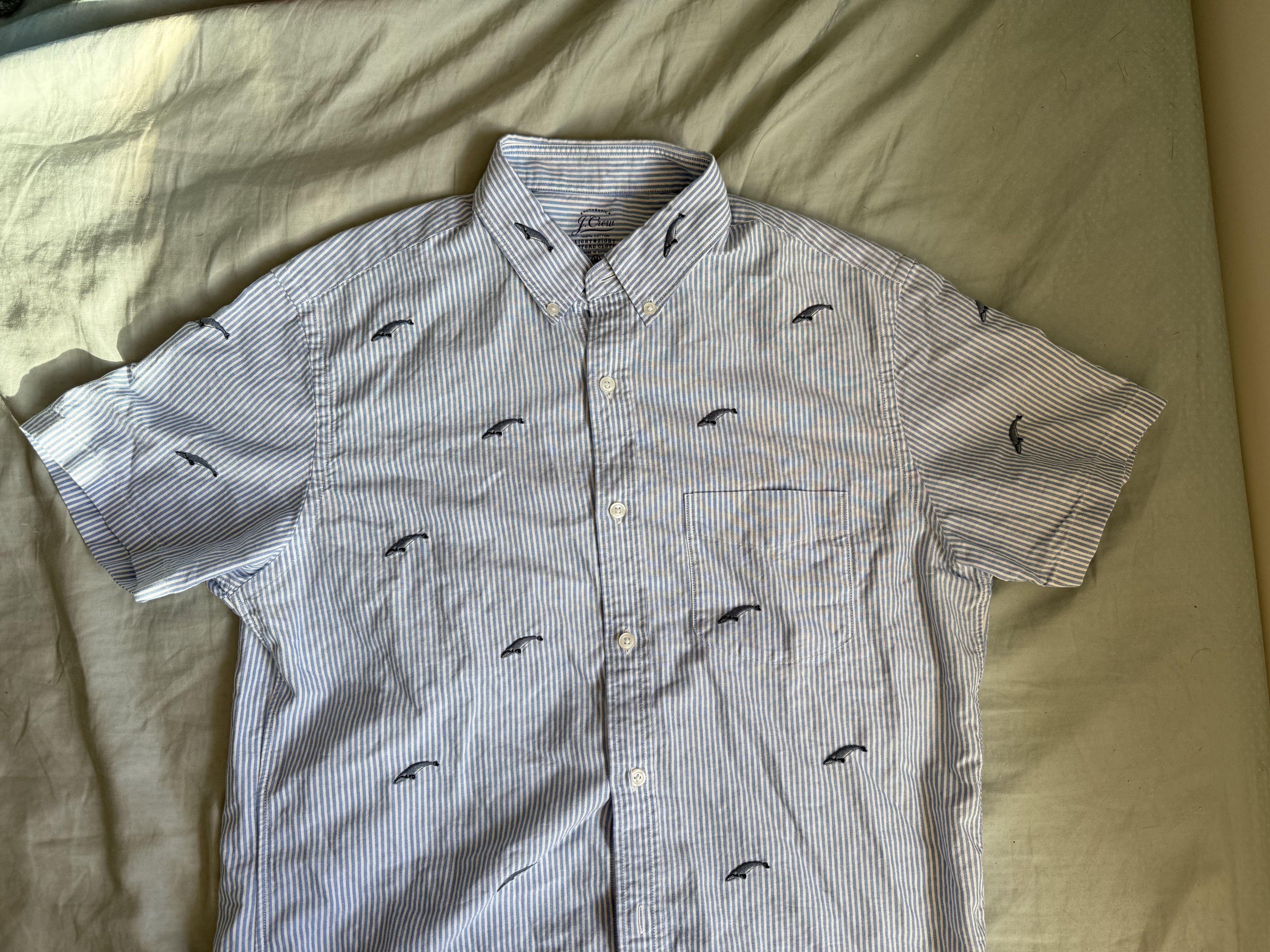 J.Crew J. Crew whale pattern oxford S/S Button Up Shirt Med $79.50 Size US M / EU 48-50 / 2 - 2 Thumbnail