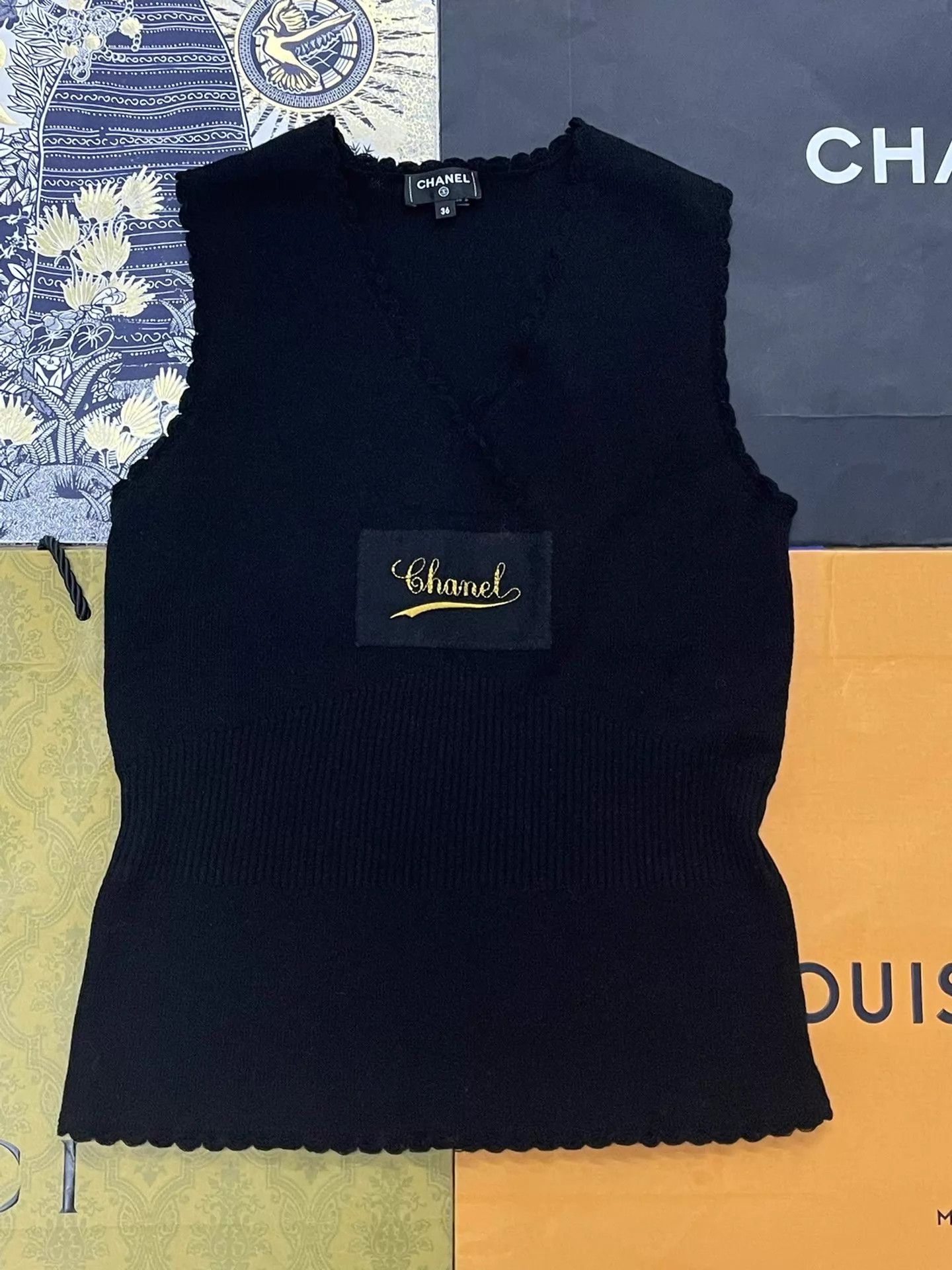 Chanel Chanel 24K Black Wool Logo Vest Size 36 Near New Size XS / US 0-2 / IT 36-38 - 1 Thumbnail