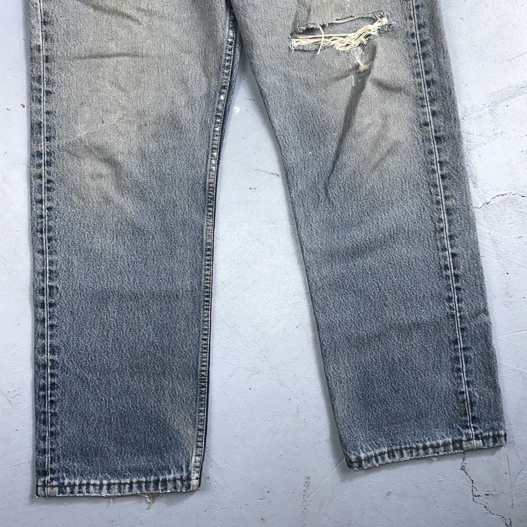 Levi's VINTAGE Levi's 501 Jeans Mens 34x32 Blue Light Wash Straight 90s 34 32 Regular Denim Cotton Button Closure 501 Series Size US 34 / EU 50 - 3 Thumbnail