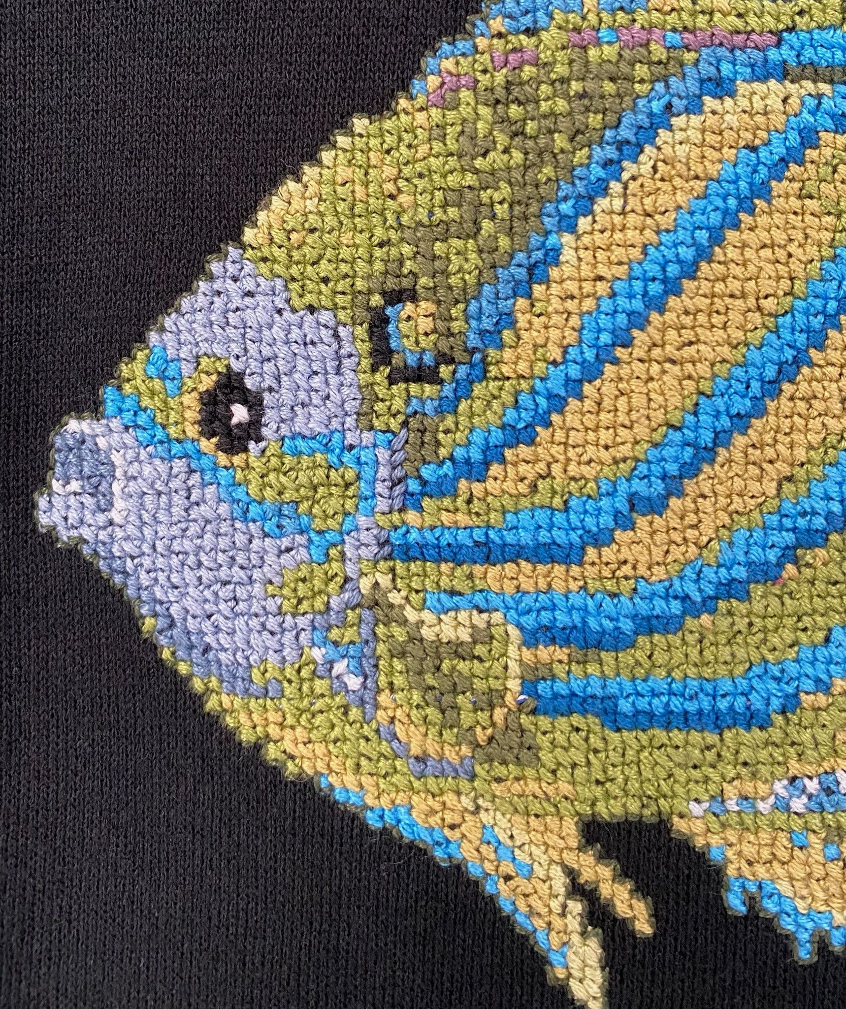 Jerzees 90’s Embroidered Tropical Angle Fish Sweatshirt Large Size L / US 10 / IT 46 - 3 Thumbnail
