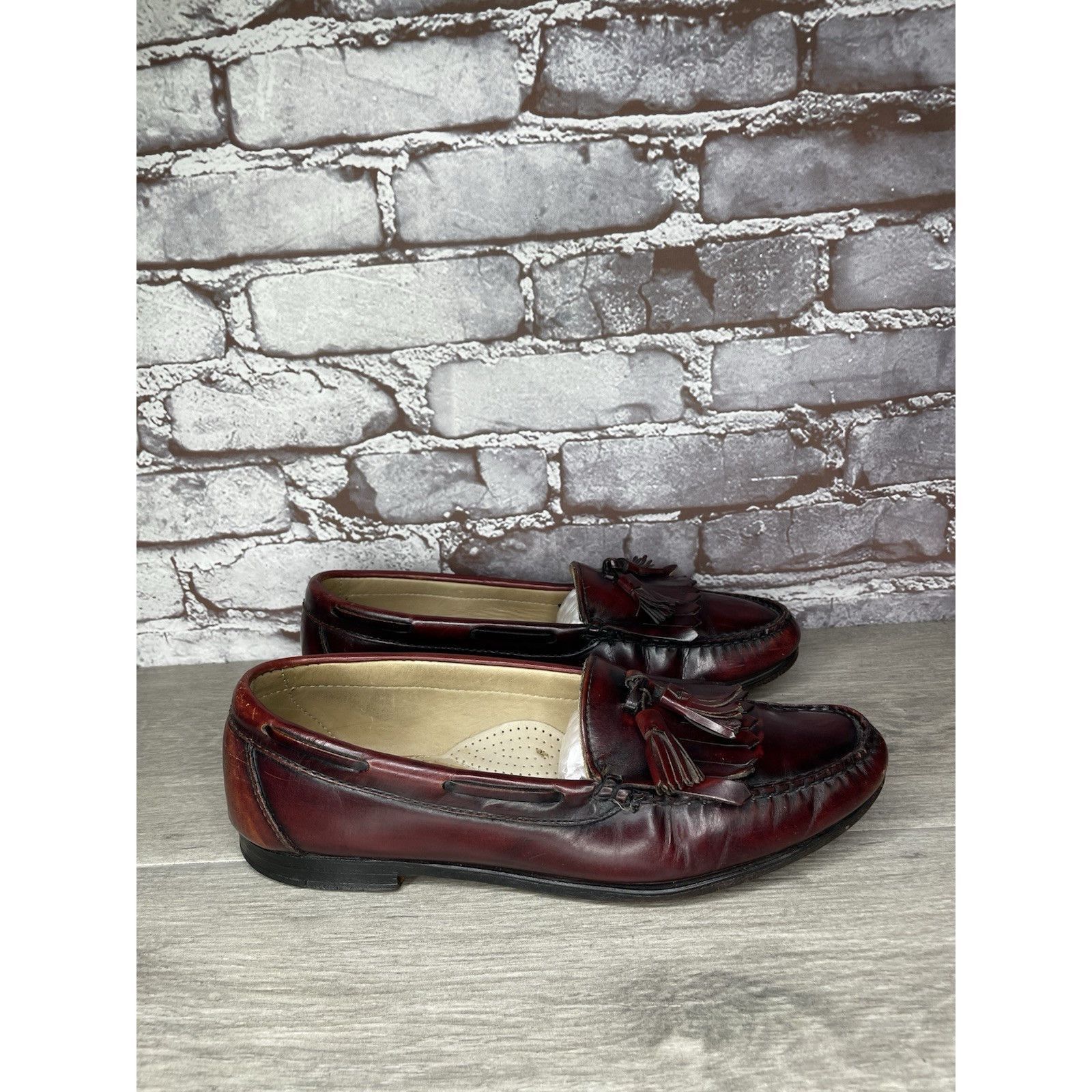 G.H. Bass & Co. G.H. Bass & Co. Weejuns Burgundy Leather Kiltie Tassel Loafe Size US 9.5 / EU 42-43 - 18 Thumbnail