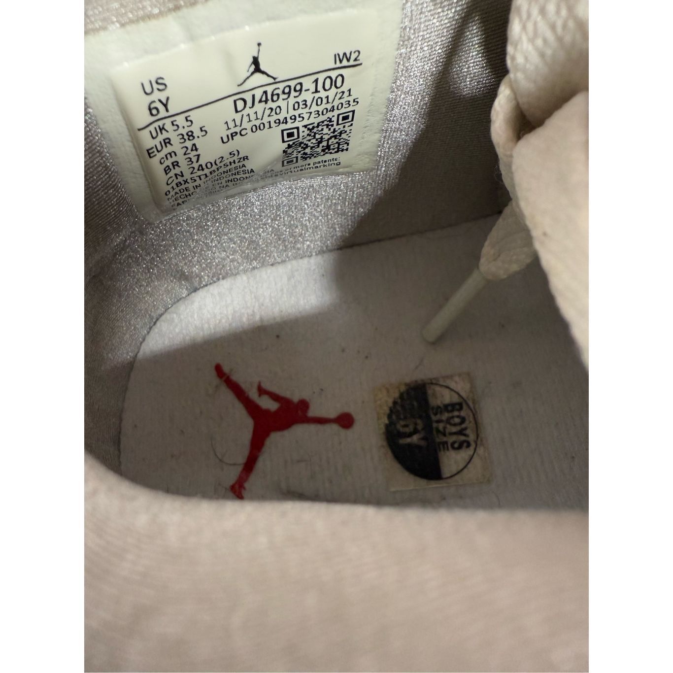 Jordan Brand Size 6Y Jordan 4 Retro White Oreo - Pre-Owned DJ4699 100 GS Size US 6 / EU 39 - 9 Thumbnail