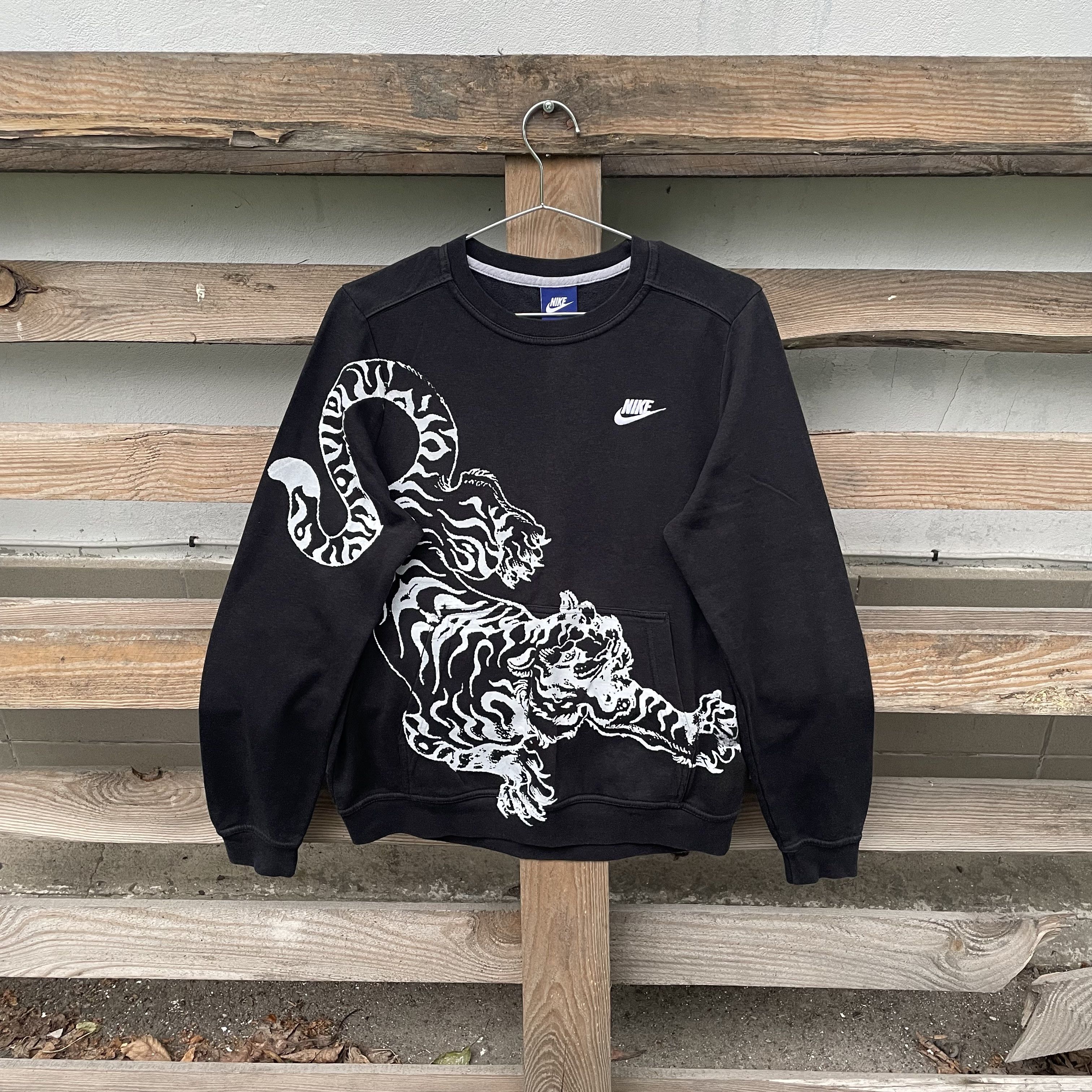 Nike Custom Nike Tiger Sweatshirt Size S Y2K Grunge Size US S / EU 44-46 / 1 - 1 Thumbnail