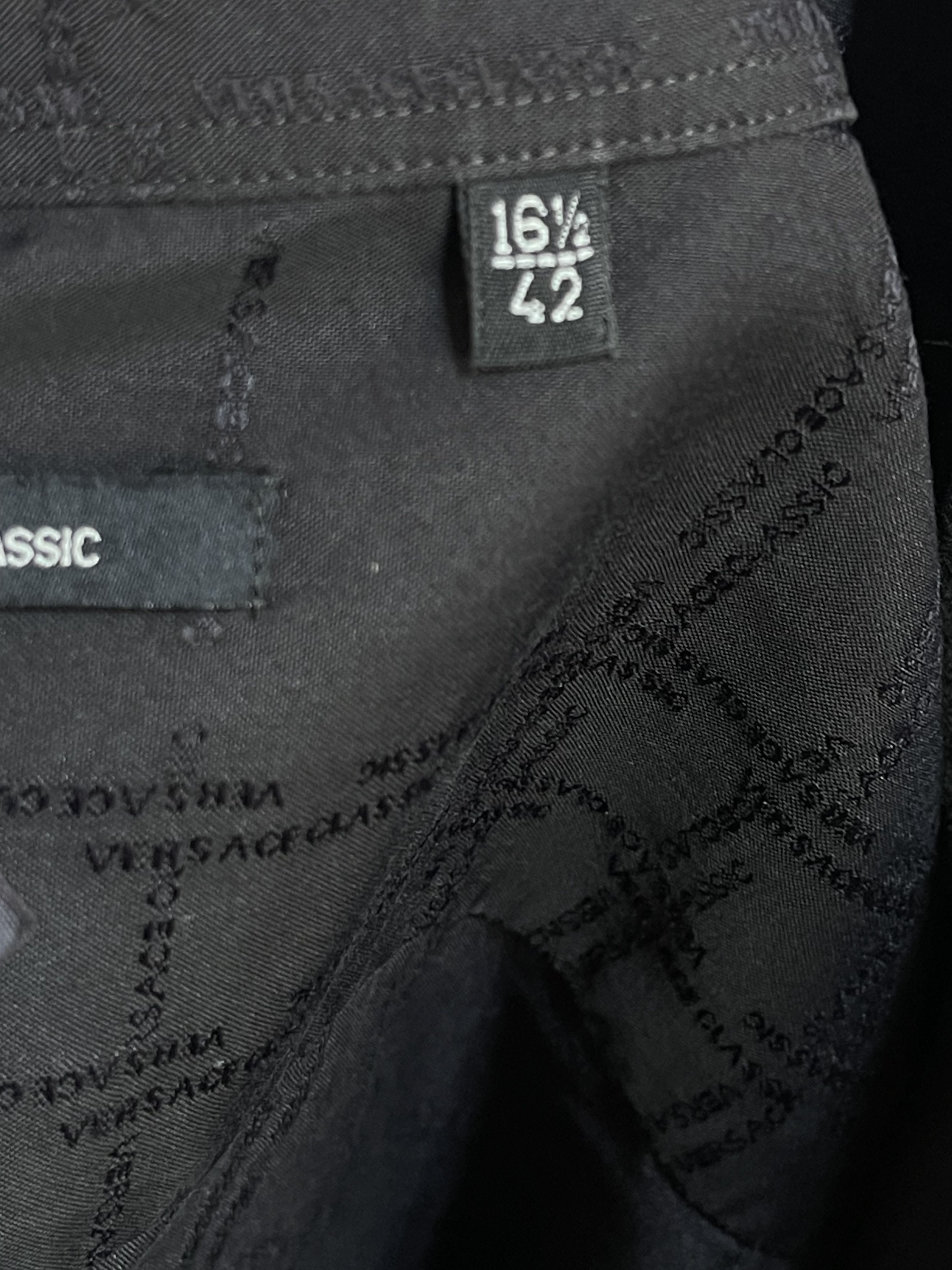Versace 🔥 monogrammed shirt vintage versace black size L Size US L / EU 52-54 / 3 - 7 Thumbnail