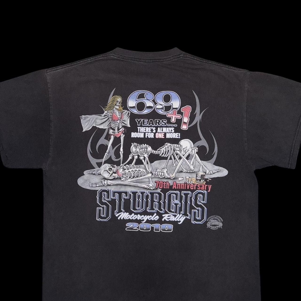 Harley Davidson 2010 Sturgis Biker Rally 69 + 1 Skeleton Threesome Funny Tee Size US L / EU 52-54 / 3 - 6 Thumbnail