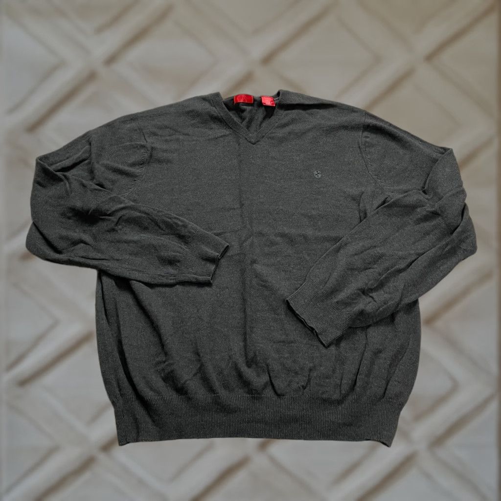 Izod IZOD Sweater Pullover Men XL Dark Gray V-Neck Knit Cotton Acrylic Casual Workwear Knitwear - Solid Knit - IZOD Mens XL Gray V-Neck Pullover Sweater Size US XL / EU 56 / 4 - 1 Thumbnail