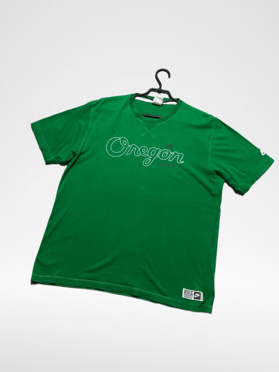 Nike Size L Green T-Shirt Big Print NIKE Y2K Streetwear Size US L / EU 52-54 / 3 - 1 Thumbnail