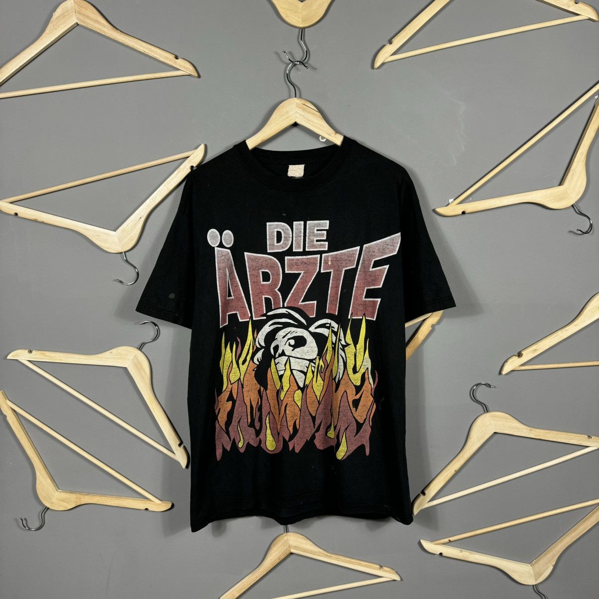 Band Tees × Vintage Vintage 1993 Die Arzte Kopfüber in Die Hölle AOP T-shirt Size US XL / EU 56 / 4 - 1 Thumbnail