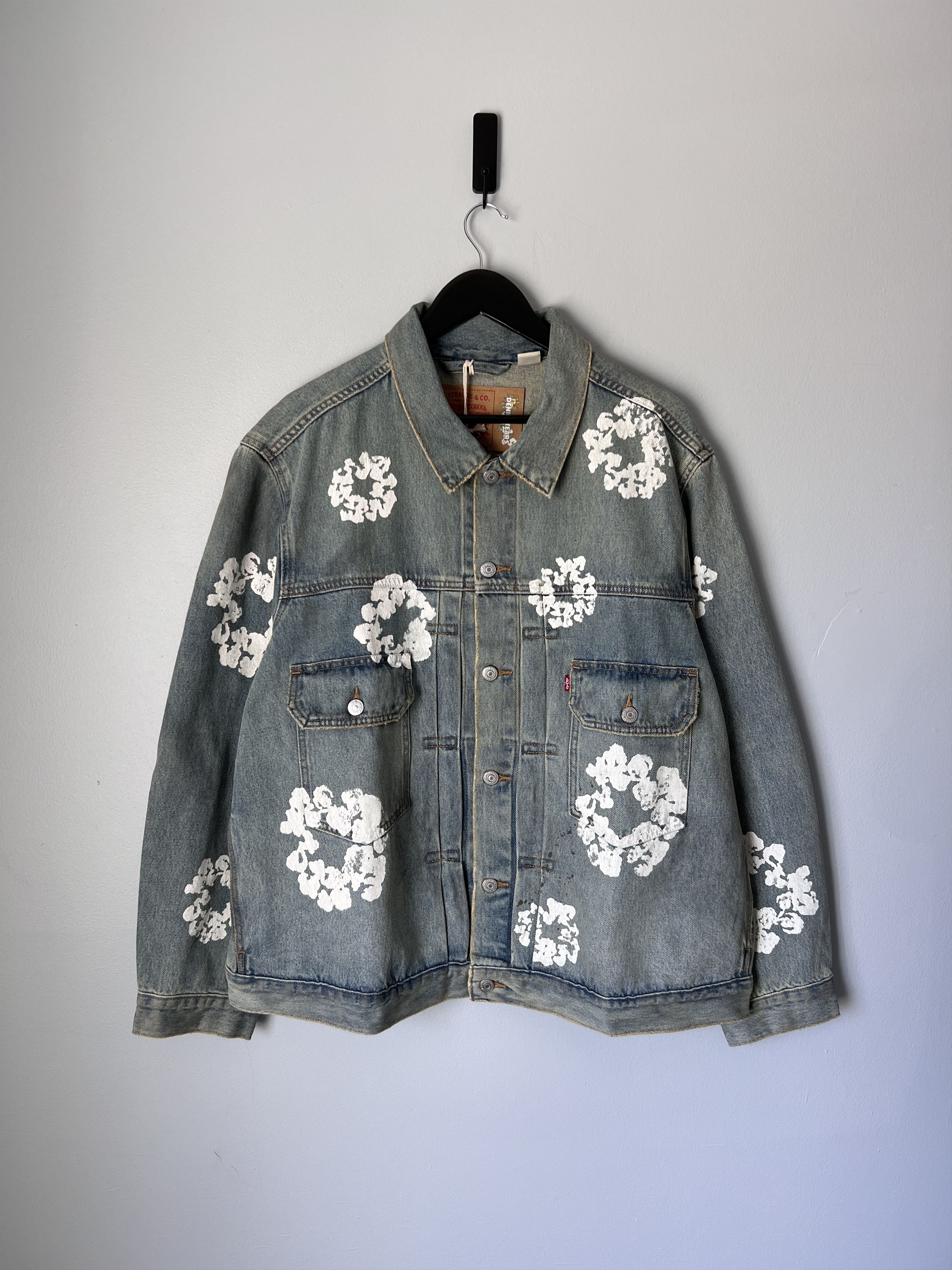 DENIM TEARS × Levi's Denim Tears Levi's Dirty Wash Wreath Type 2 Denim Jacket Size US XXL / EU 58 / 5 - 1 Thumbnail