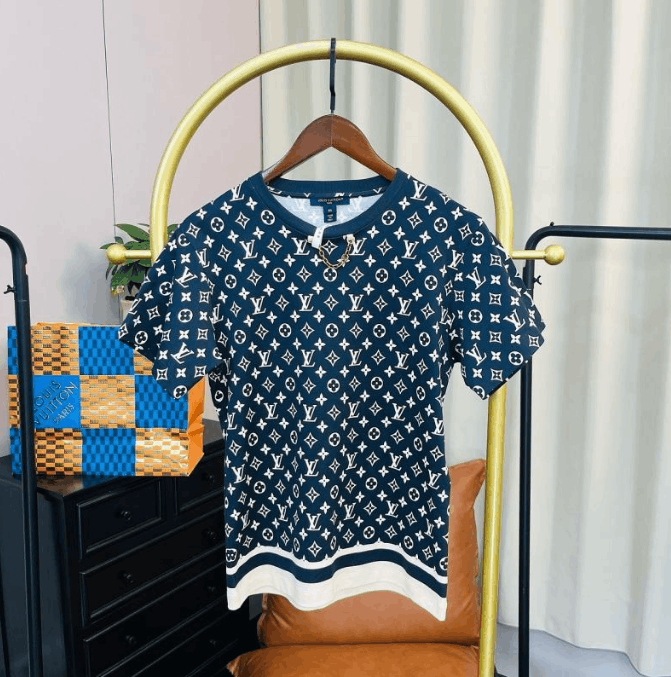 Louis Vuitton Louis Vuitton short-sleeve T-shirt Size US XS / EU 42 / 0 - 1 Thumbnail