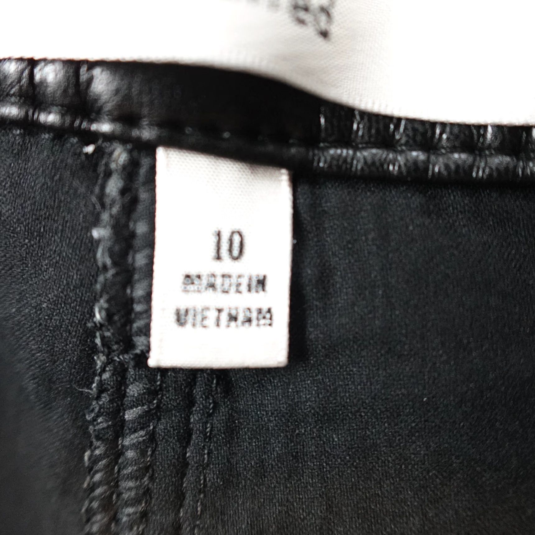 Vintage Wilfred The Melina Pants Womens 10 Black High Rise Faux Leather Straight Leg Pants Size 32" / US 10 / IT 46 - 4 Thumbnail