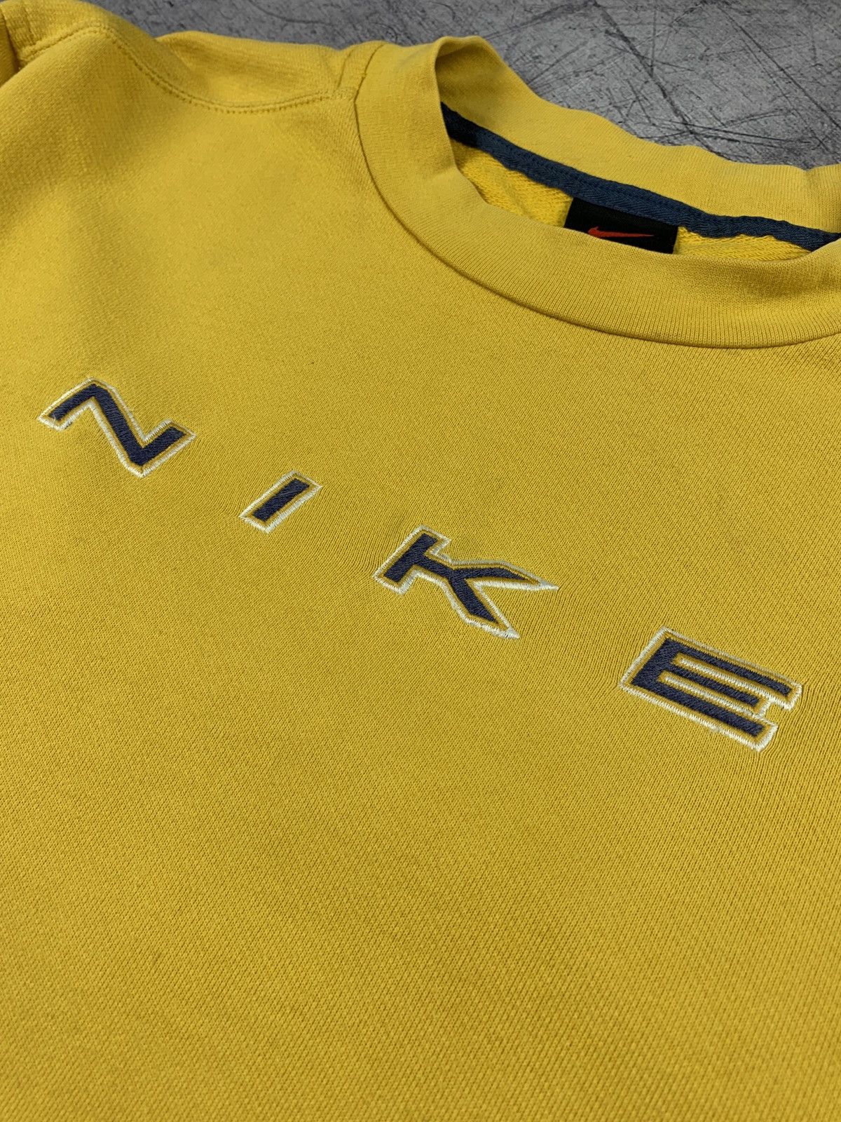 Nike Vintage Nike Sweatshirt Crewneck Embroidered Logo Trashed Size XXS / US 00 / IT 34 - 5 Thumbnail