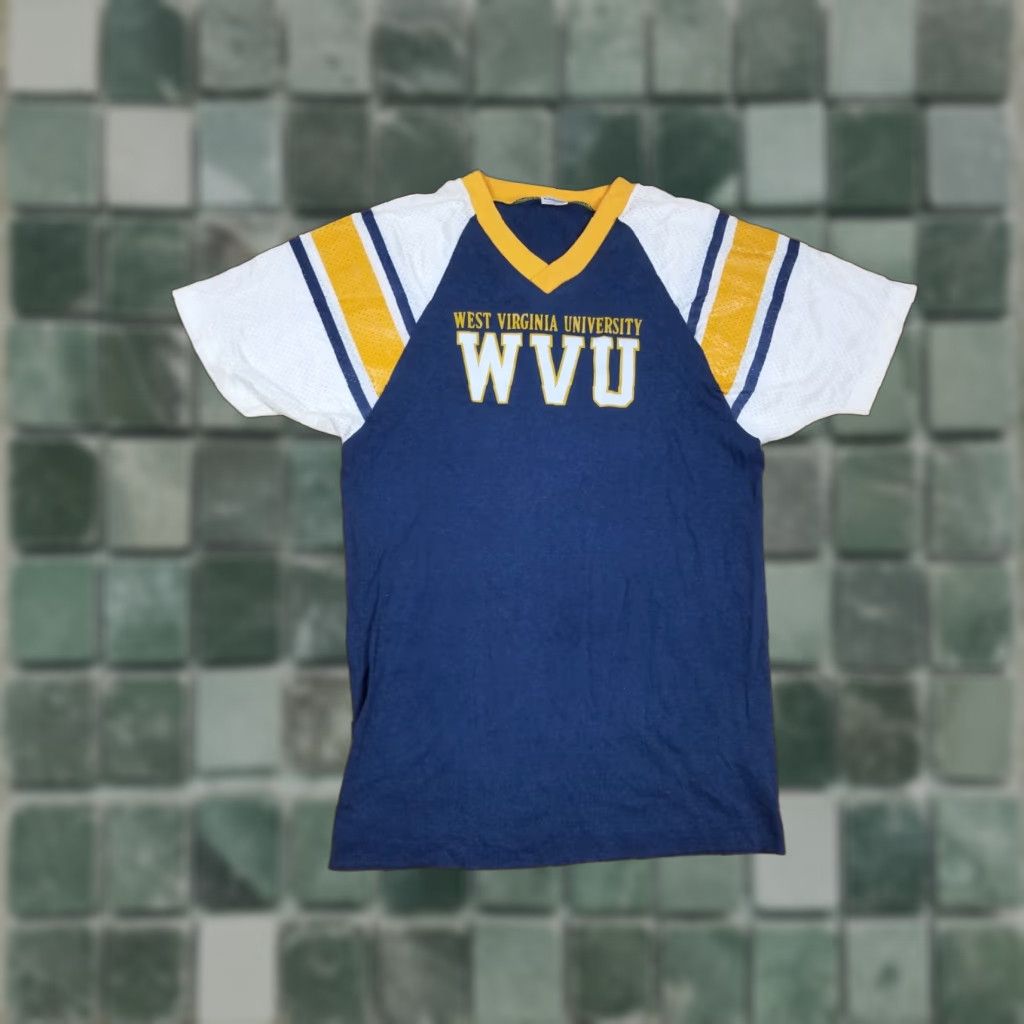 Champion VINTAGE Champion University Blue Bar T-Shirt L Mens West Virginia 70s 70's Bar Crest 18in 25in Cotton Short Sleeve Round Neck White/Blue? Size US L / EU 52-54 / 3 - 1 Thumbnail