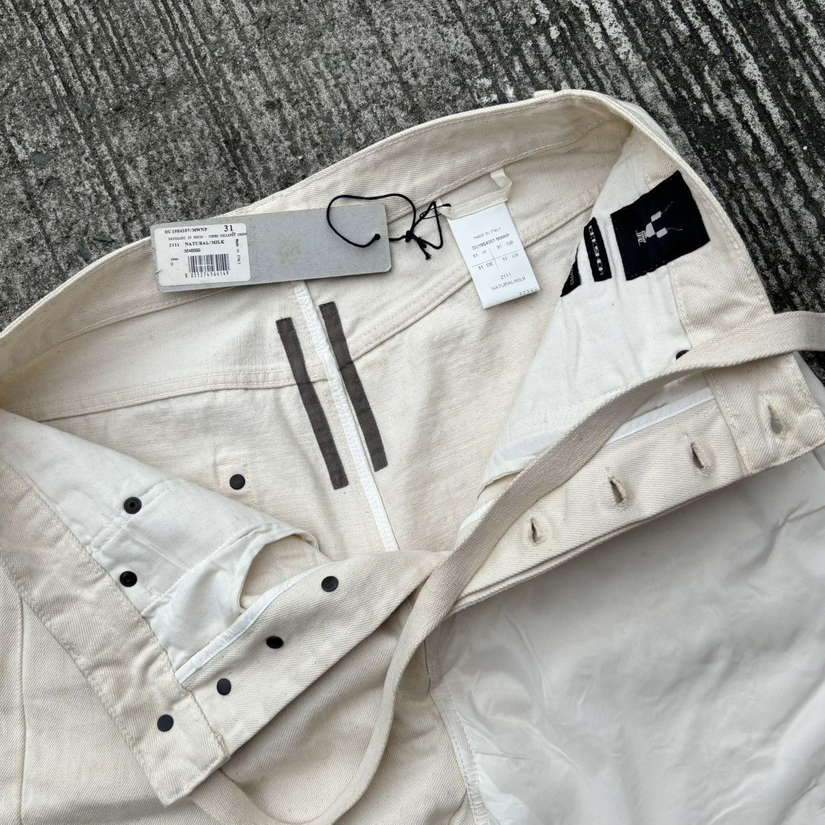 Rick Owens Drkshdw Rick Owens DRKSHDW Milk Collapse Cropped Jeans Size US 31 - 14 Thumbnail