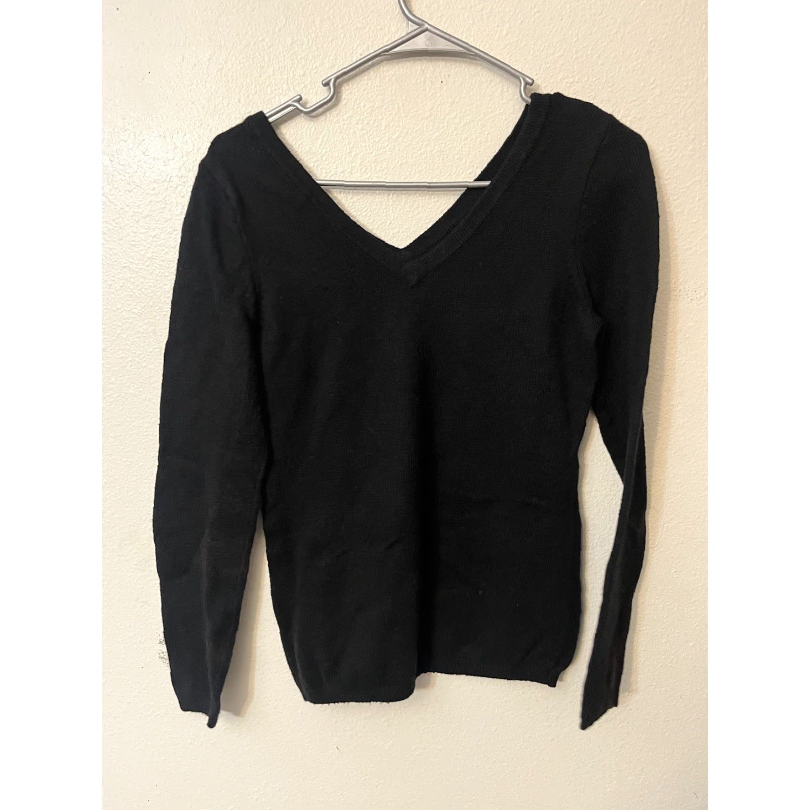 Old Navy Old Navy Women's Black V-Neck Long Sleeve Knit Sweater Size M Size M / US 6-8 / IT 42-44 - 2 Thumbnail