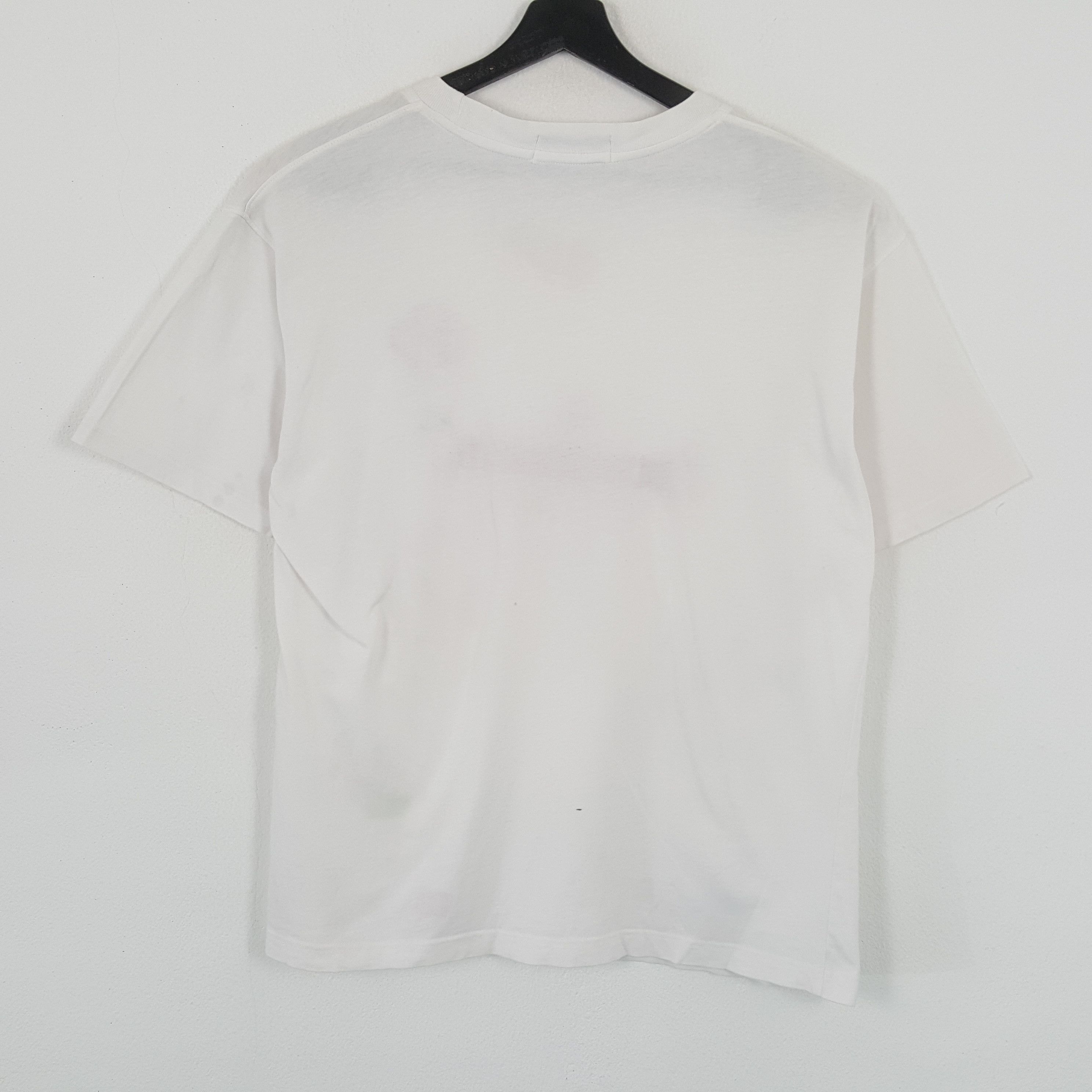 Burberry BURBERRYS Fashion Style Spellout Rare Design Tshirt dp1 Size US L / EU 52-54 / 3 - 3 Thumbnail