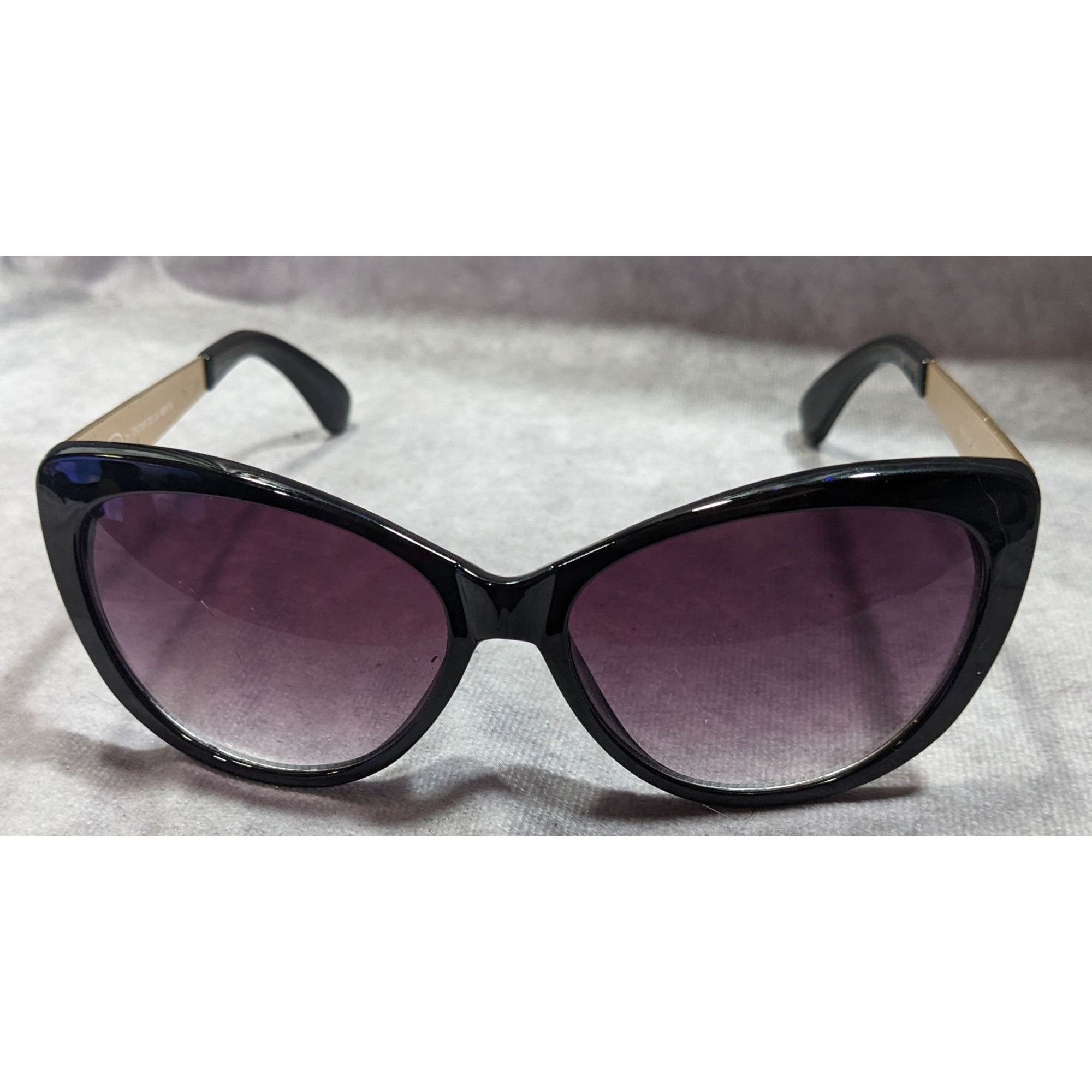Oscar De La Renta Oscar De La Renta Black And Gold Tone Sunglasses With Purple Size ONE SIZE - 1 Thumbnail