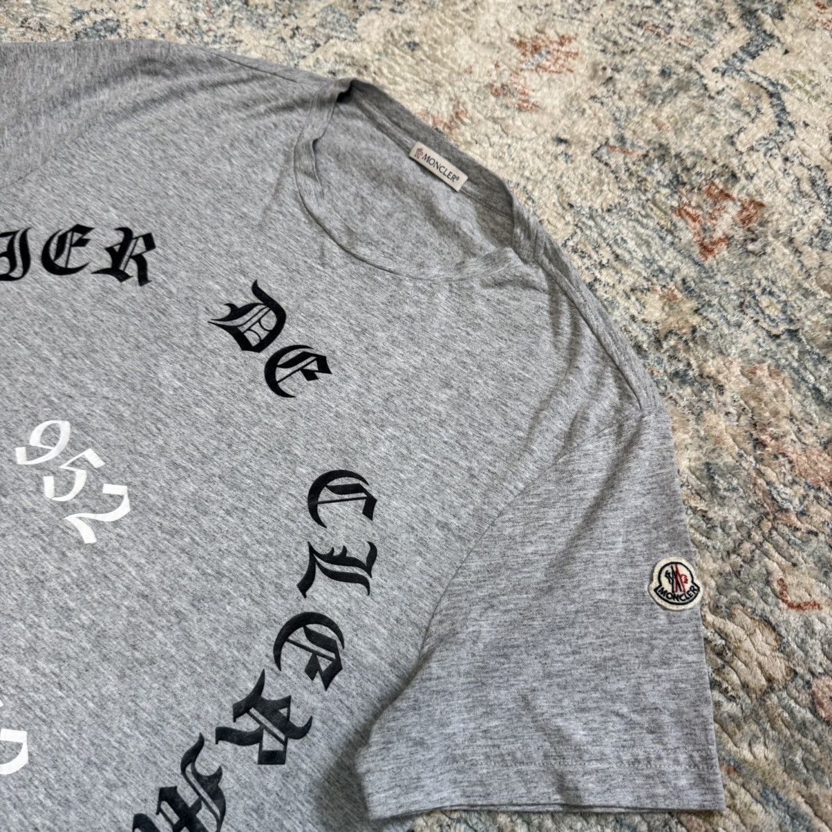 Moncler Moncler Monestier de Clermont Heritage Graphic T-Shirt Grey Size S / US 4 / IT 40 - 3 Thumbnail