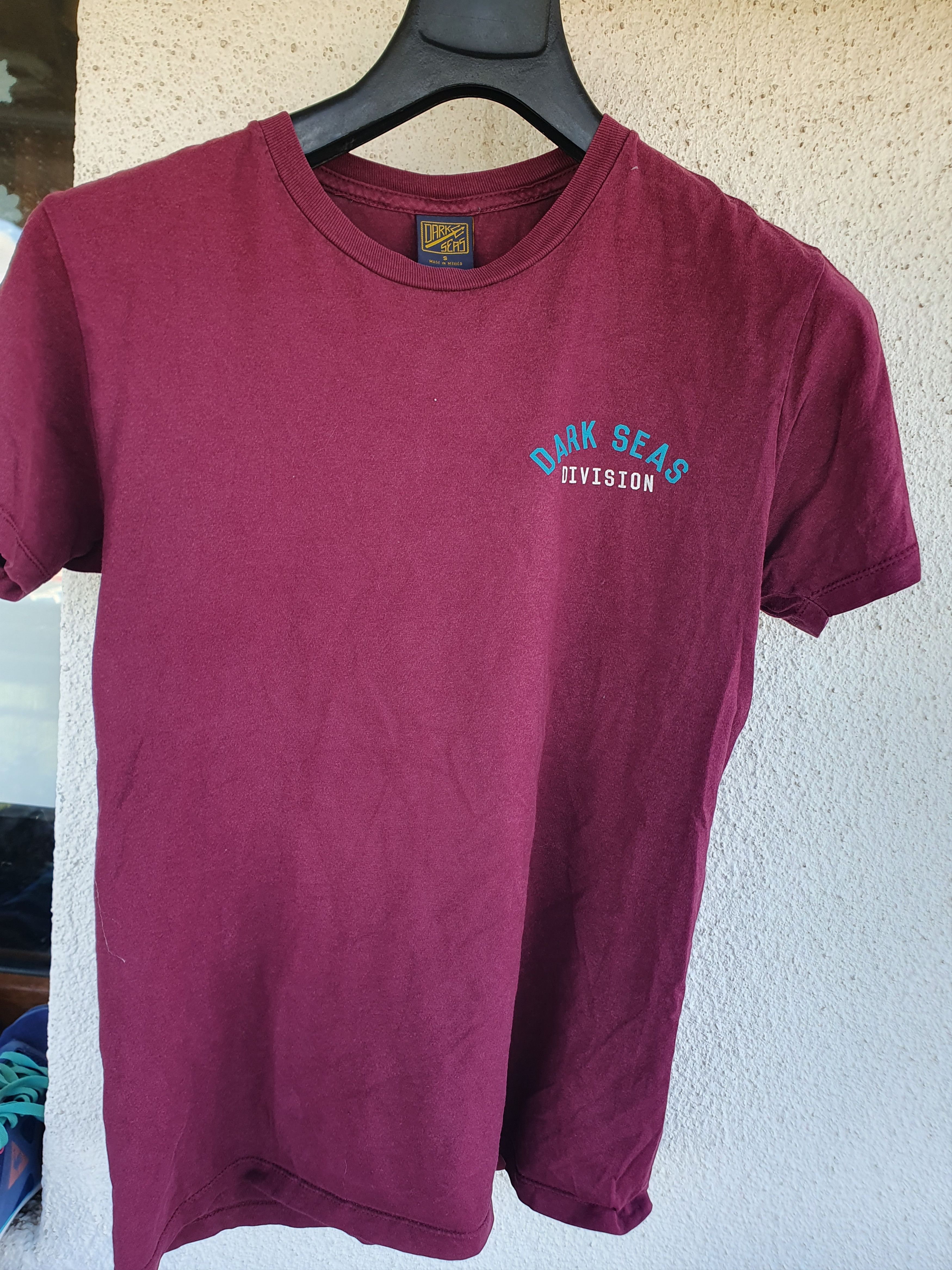 Dark Seas Division Dark Seas Division Fish Double Sided t-shirt sz S Size US S / EU 44-46 / 1 - 6 Thumbnail