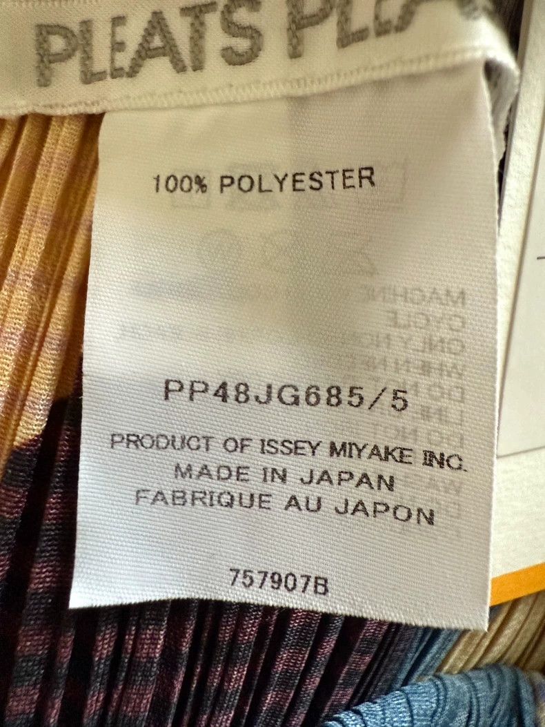 Issey Miyake Issey Miyake size:5 Yellow meteorite pleated skirt Size 22" - 4 Thumbnail