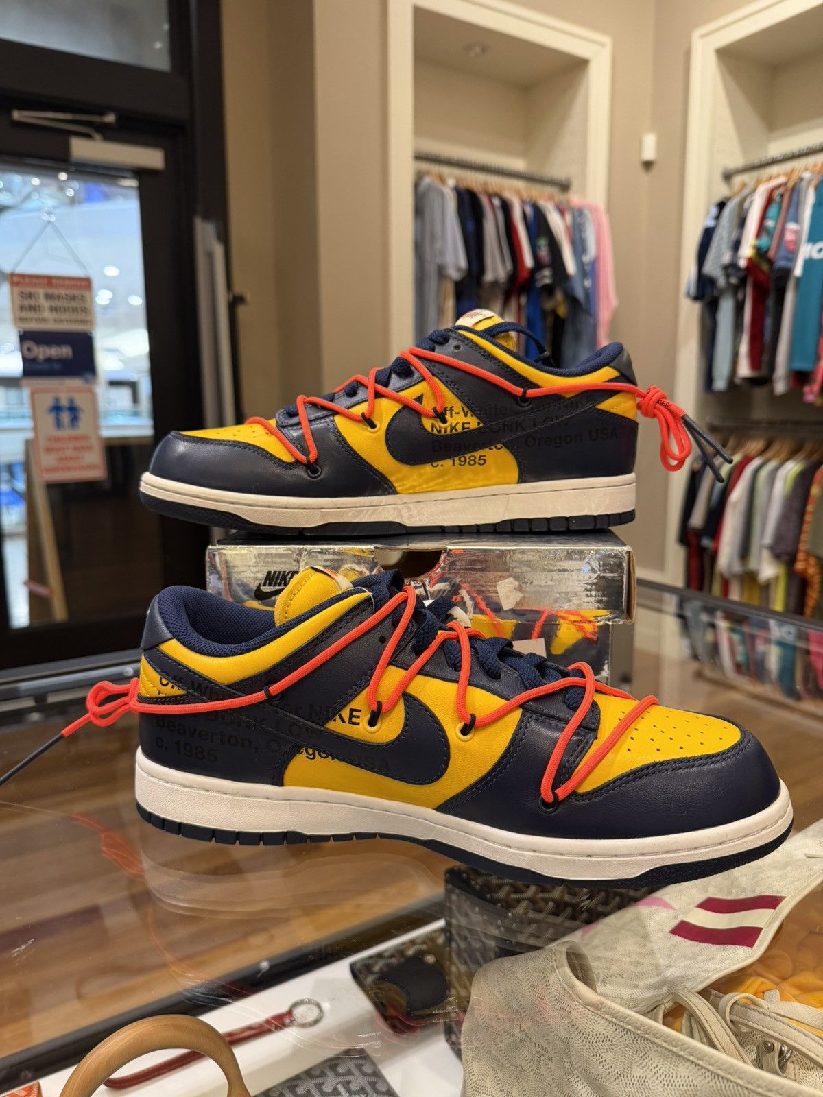 Nike × Off-White Off White x Nike Dunk Low “Off White Michigan’ Size US 10.5 / EU 43-44 - 4 Thumbnail