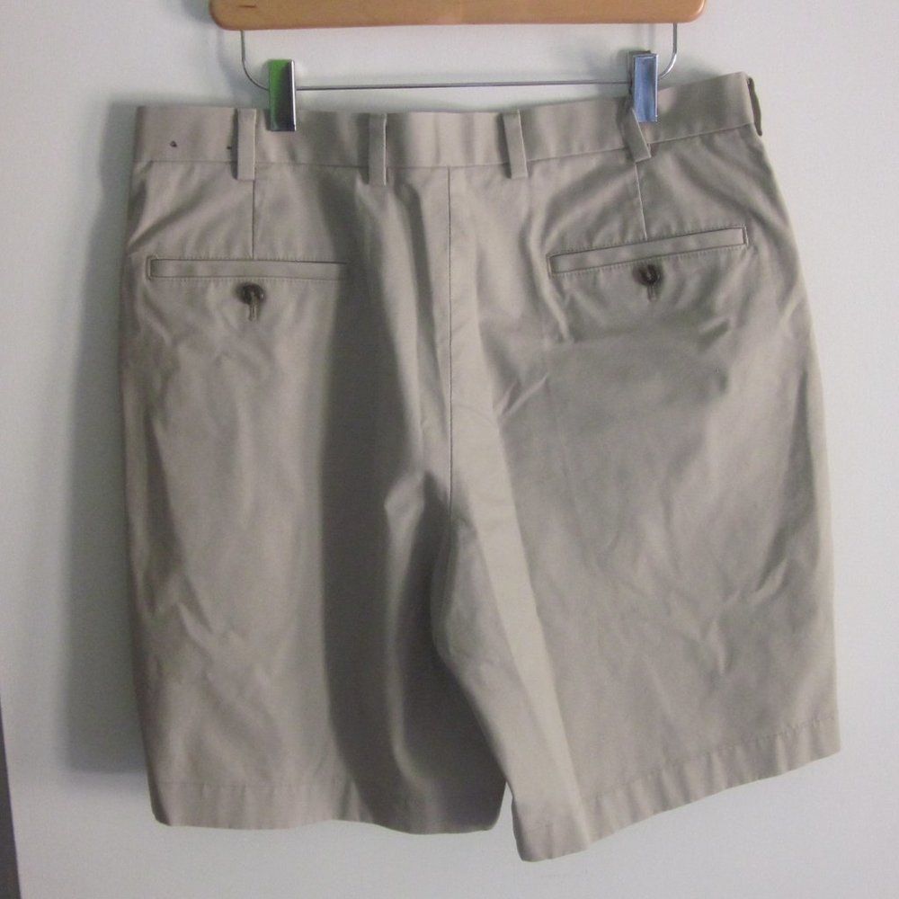 Brooks Brothers Brooks Brothers Chino Short Size 34 Size US 34 / EU 50 - 12 Thumbnail