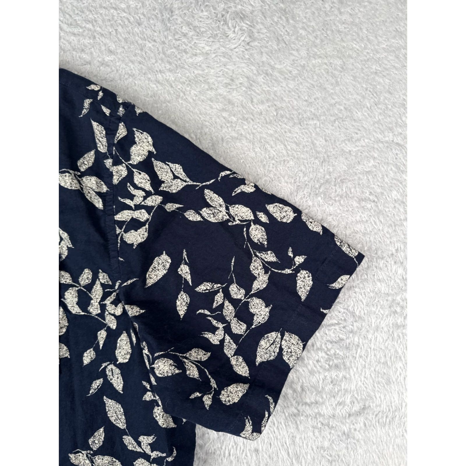 Old Navy VINTAGE Old Navy Shirt Mens 2XL Blue Floral Hawaiian Short Sleeve Linen Blend Shirt (Adult Regular) Men's Hawaiian Shirt 2XL Blue Floral Size US XXL / EU 58 / 5 - 2 Thumbnail