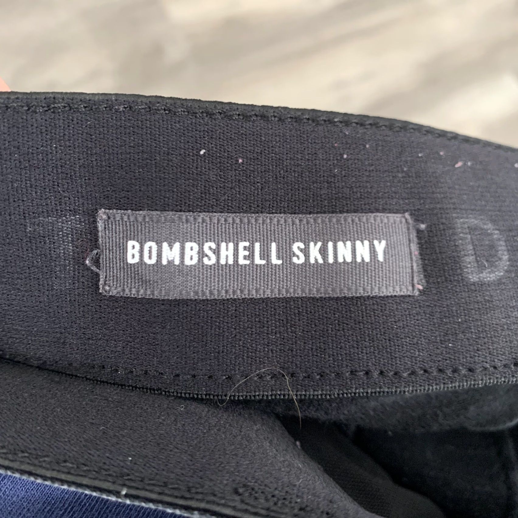 Torrid TORRID Premium Jeans Womens 22R Bombshell Skinny Soft Black Stretch Denim Zip Button 5-Pocket High Rise Distressed Modern American Size 40" / US 18 - 4 Thumbnail